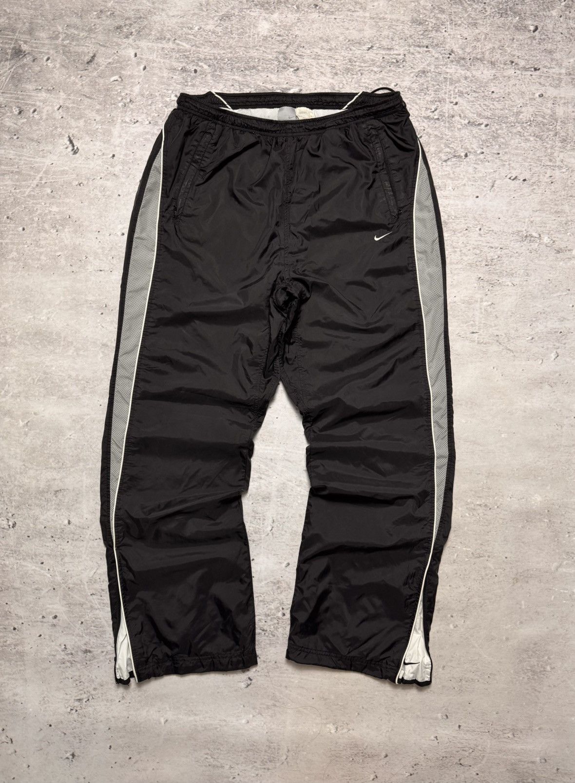 Nike × Vintage NIKE VINTAGE BASIC LOGO OVERSIZE BAGGY PANTS Size US 34 / EU 50 - 1 Thumbnail