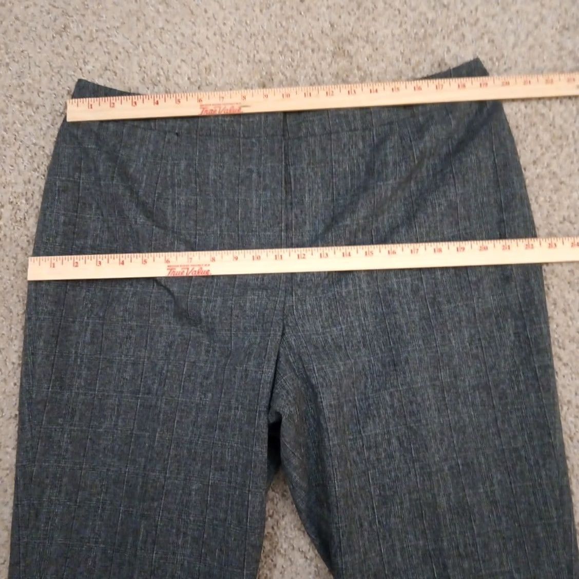 Kasper Kasper Dress Pants Womens Size 16 Gray Plaid Polyester Lined 38x29 High Rise Straight Front Style Dress Pants Womens Mens? Size 38" / US 16 / IT 52 - 2 Thumbnail