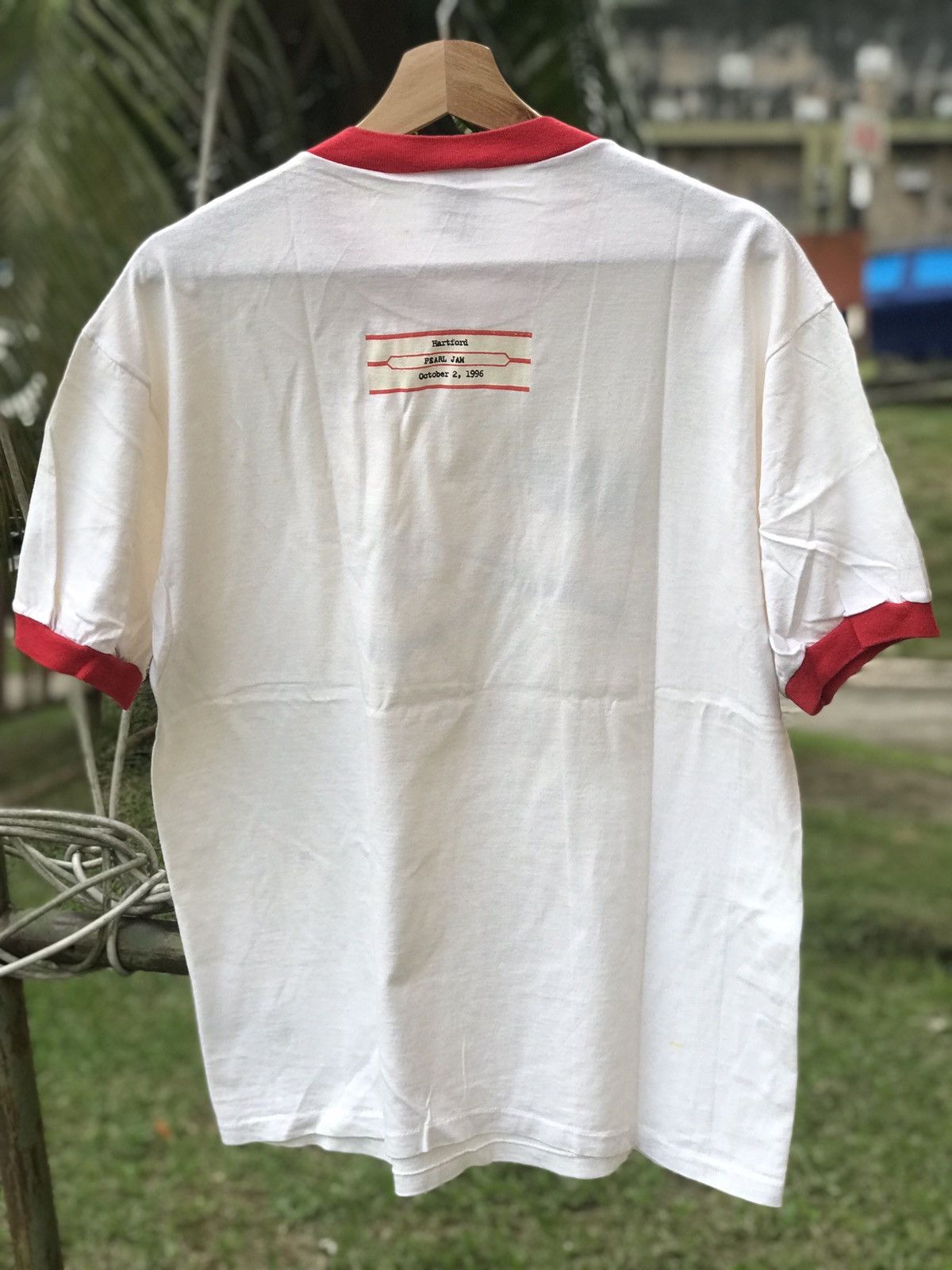 Band Tees Vintage 1996 Pearl Jam tour Hartford ringer Tees Size US L / EU 52-54 / 3 - 3 Thumbnail