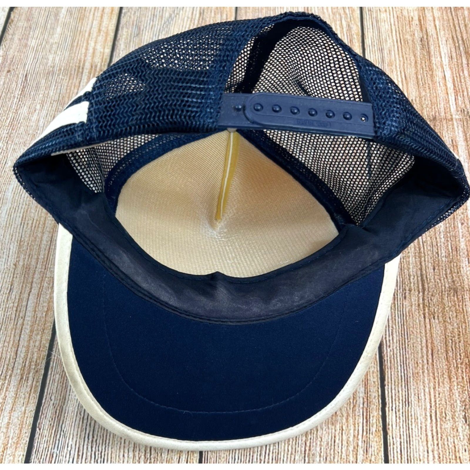 Vintage VINTAGE Nissin Trucker Hat White Blue 3 Three Stripe Hat Men One Size White Blue Nissin Cap Mens snapback shirt? Size ONE SIZE - 3 Thumbnail