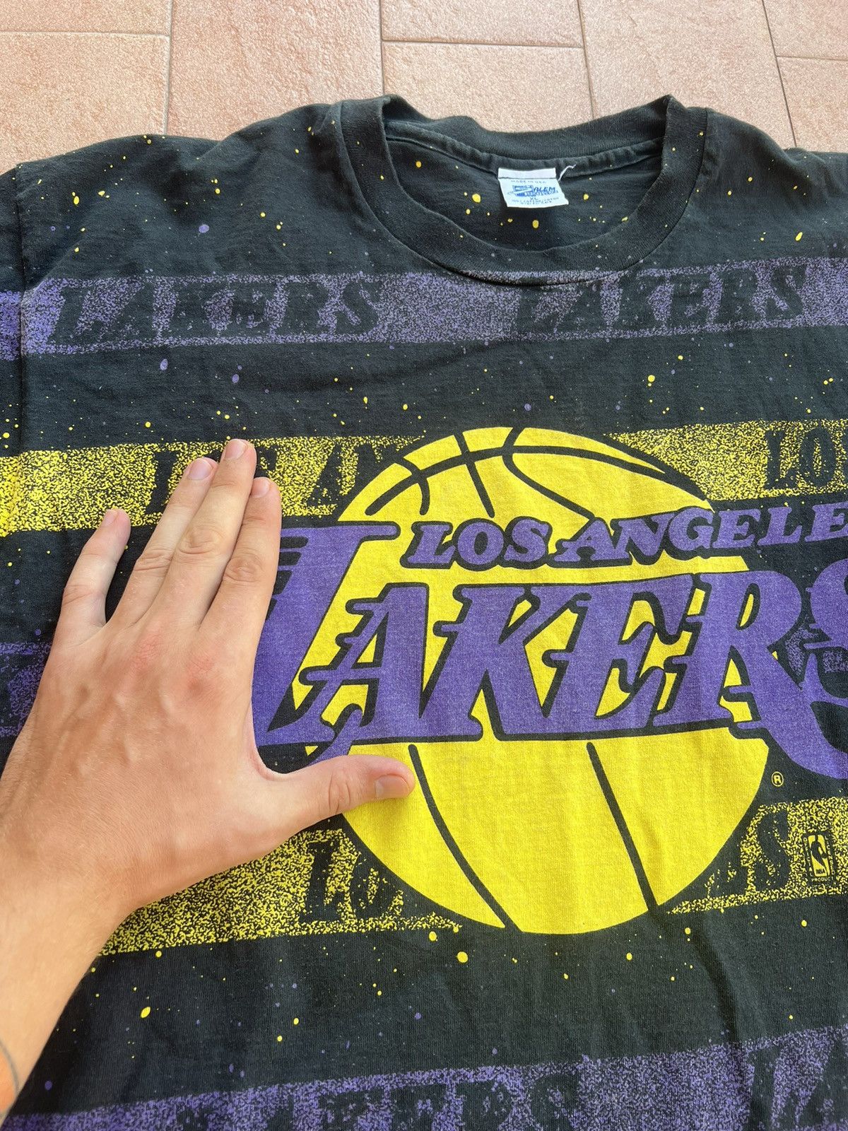 NBA × Vintage VTG 90s NBA Los Angeles Lakers ALL OVER PRINT AOP T-SHIRT Size US XL / EU 56 / 4 - 5 Thumbnail