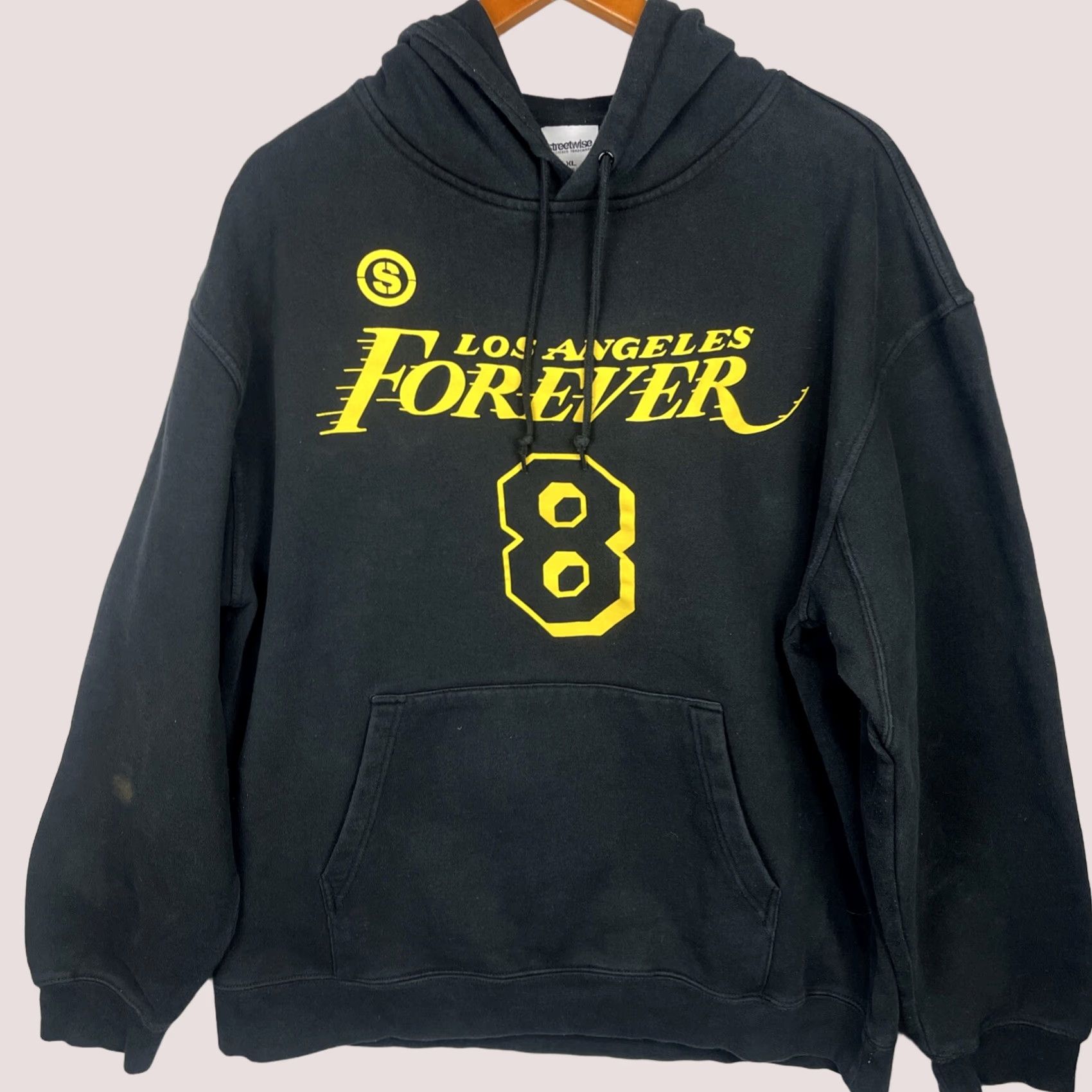 Vintage Streetwise Hoodie Mens XL Black Yellow Pullover Fleece Kobe Memorial Sweatshirt Size US XL / EU 56 / 4 - 1 Thumbnail