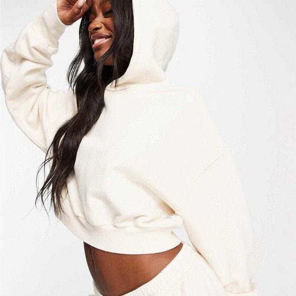 Reebok NWT REEBOK CROPPED CREAM HOODIE SZ MEDIUM M Size M / US 6-8 / IT 42-44 - 3 Thumbnail
