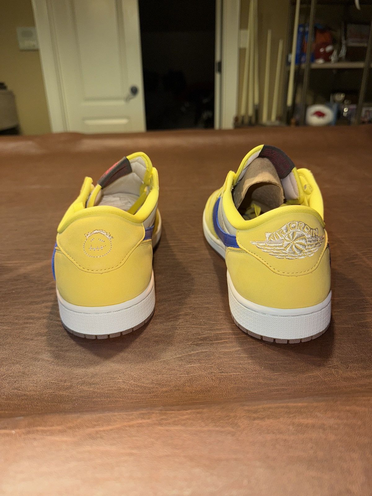Nike travis low canary size 12.5 women Size US 12.5 / EU 45-46 - 2 Thumbnail