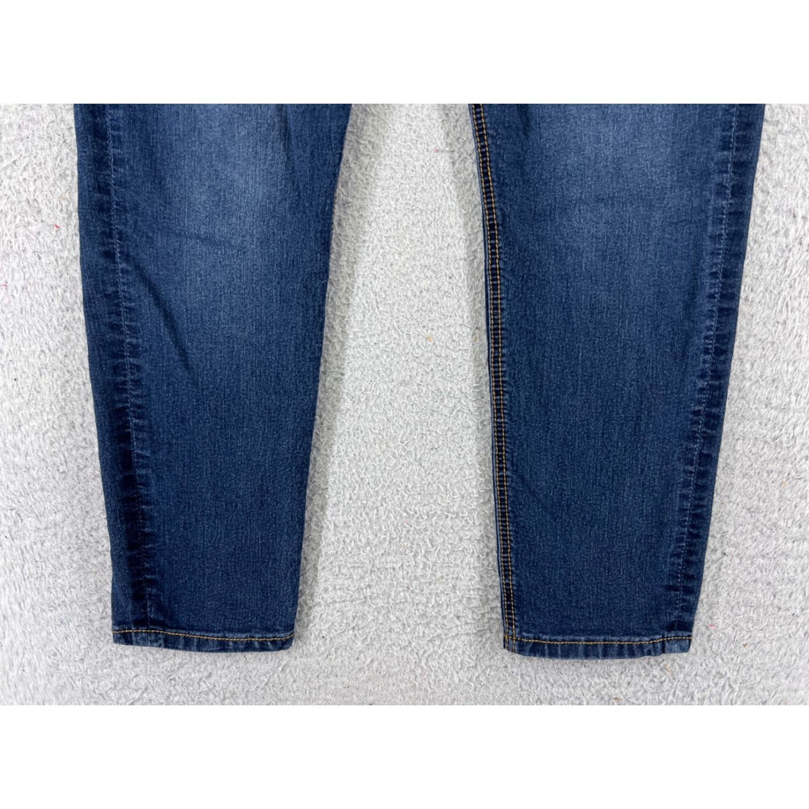 Vintage The Limited Jeans Womens 6 Blue Denim Skinny Low Rise 31x27 5-Pocket Distressed Medium Wash Size 28" / US 6 / IT 42 - 2 Thumbnail