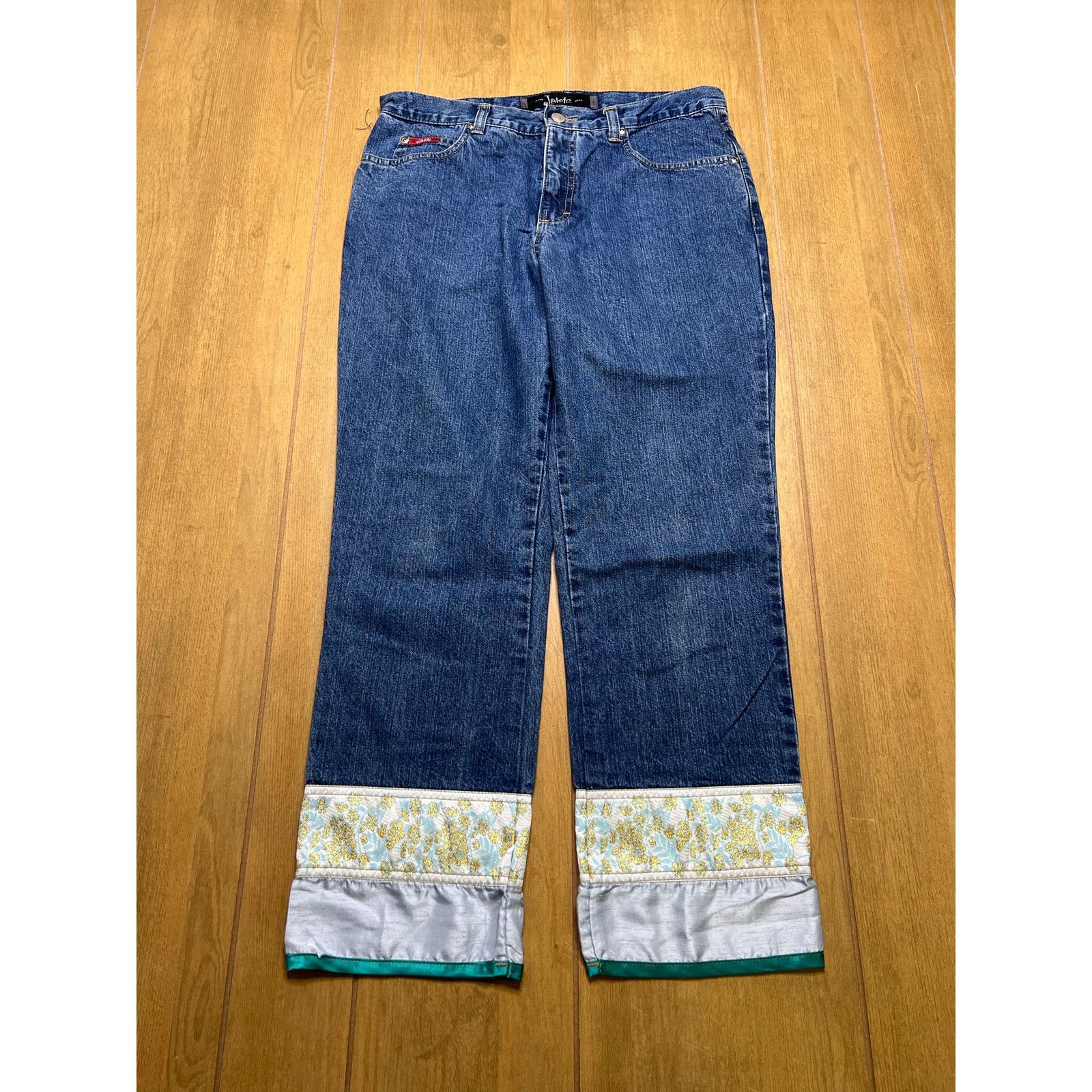 Vintage Jalate Jeans Womens 9/10 Sz 30x26 Blue Denim Floral Cuff Size 30" / US 8 / IT 44 - 1 Thumbnail