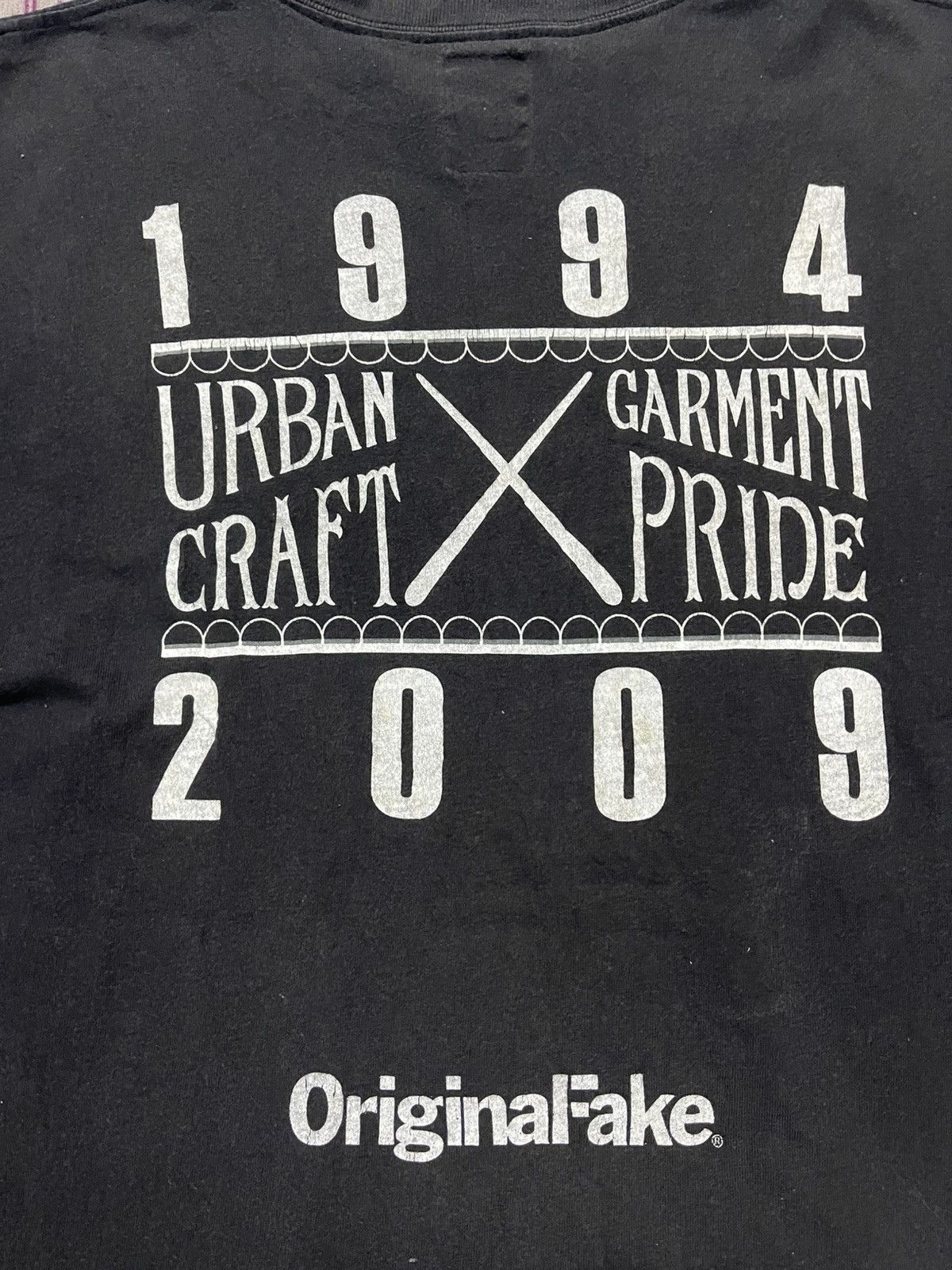 Neighborhood VINTAGE NEIGHBORHOOD X KAWS ORIGINAL FAKE TEE VERY RARE Size US M / EU 48-50 / 2 - 6 Thumbnail