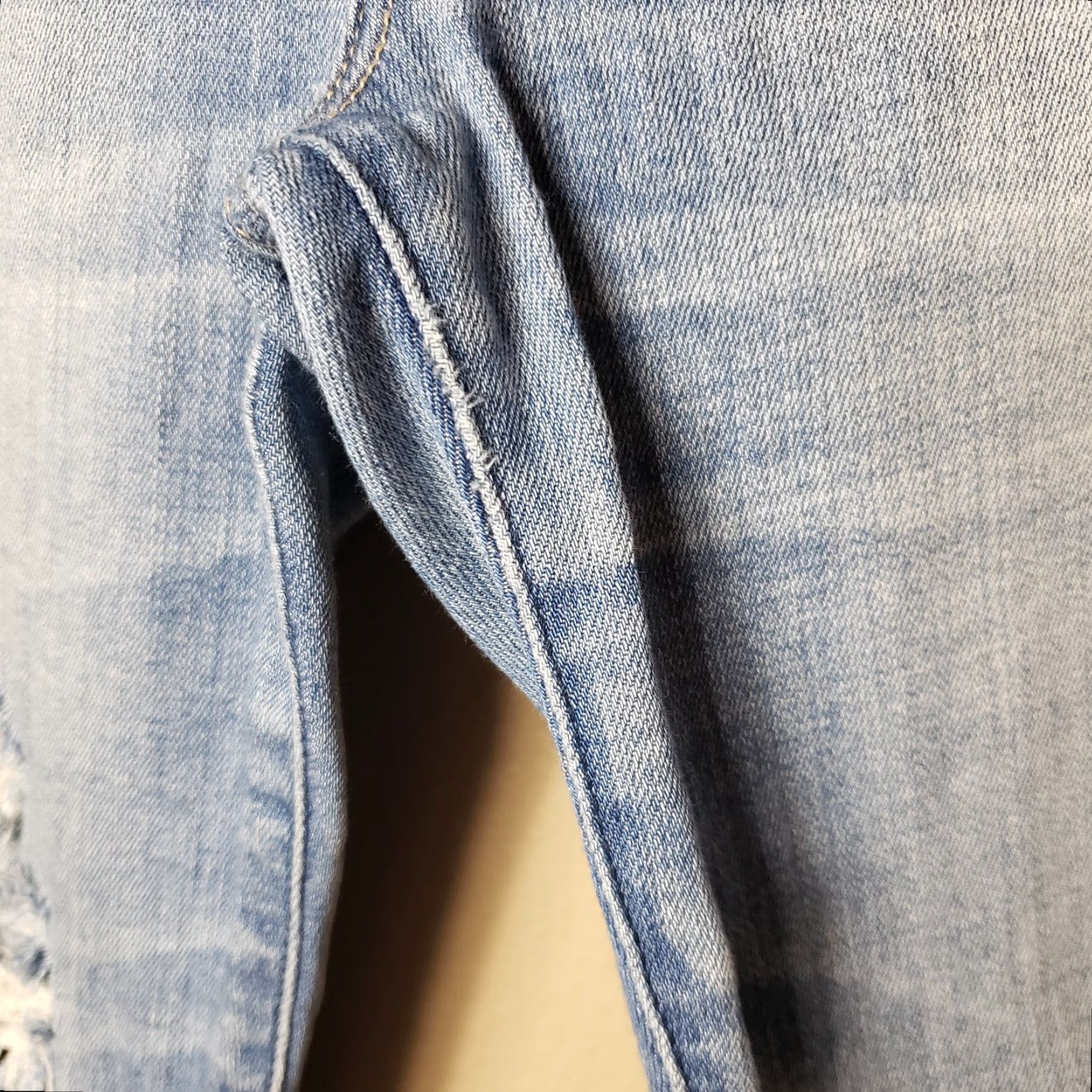 Abercrombie & Fitch Abercrombie & Fitch Simone High Rise Super Skinny Jeans-Size 27/4 Short Women Denim Blue Distressed Zip Fly Vintage NoPattern Size 27" / US 4 / IT 40 - 7 Thumbnail