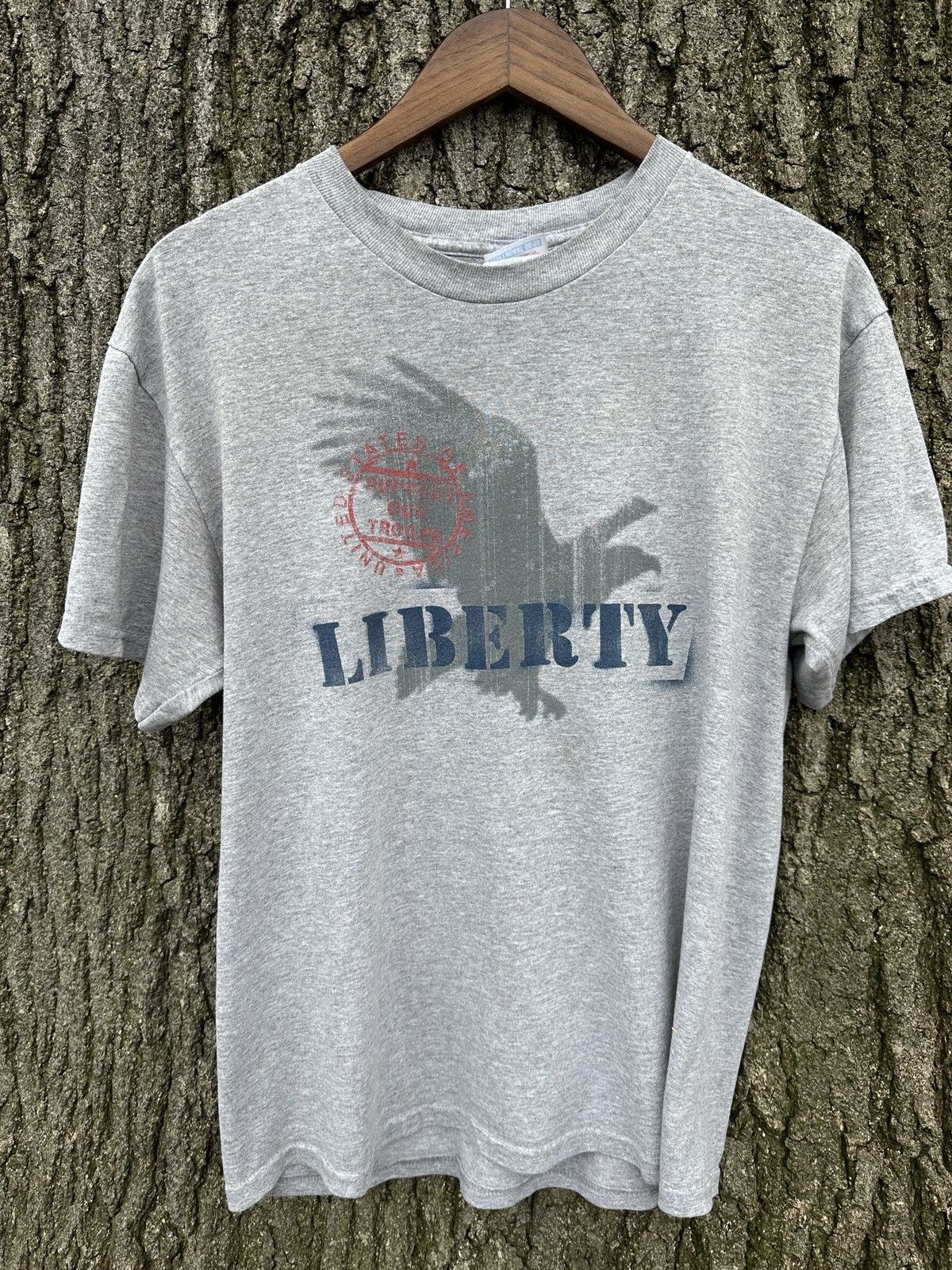 Hanes × Vintage Vintage United States Of Liberty Hanes Graphic T Shirt Size US M / EU 48-50 / 2 - 1 Thumbnail