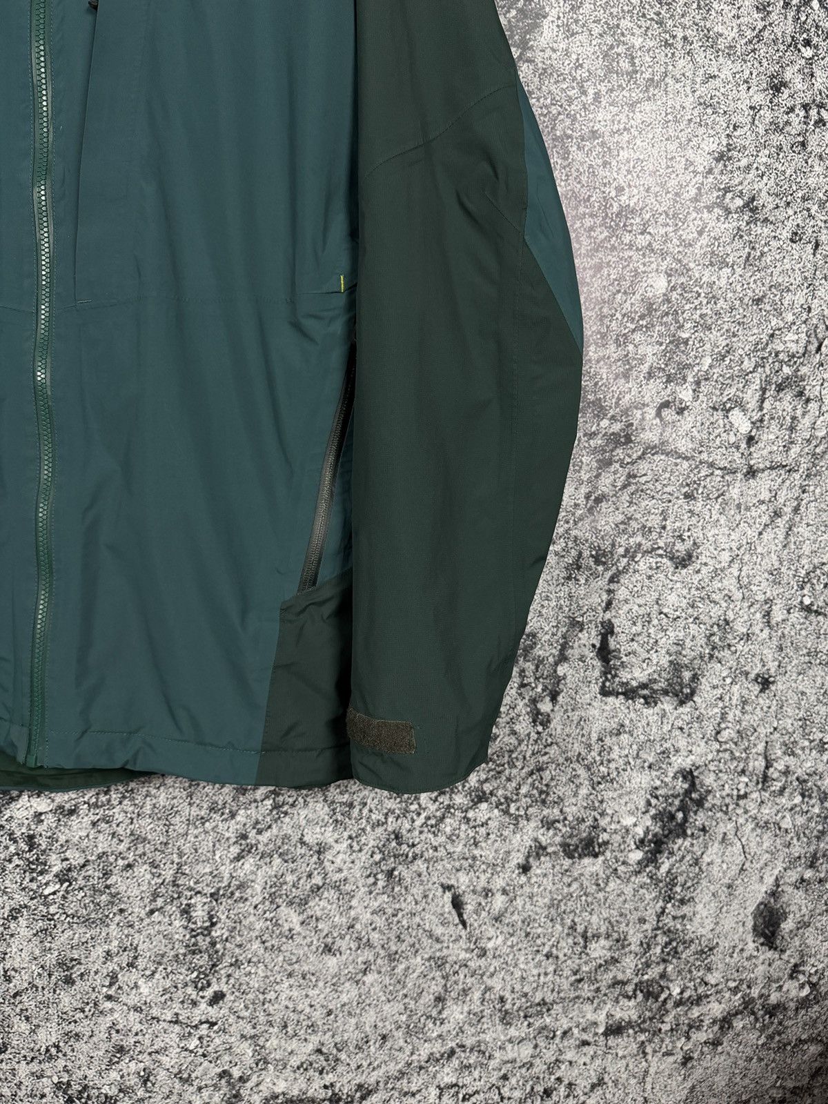 Berghaus Berghaus Gore-Tex Jacket Waterproof Windbreaker Outdoor XXL Size US XXL / EU 58 / 5 - 4 Thumbnail
