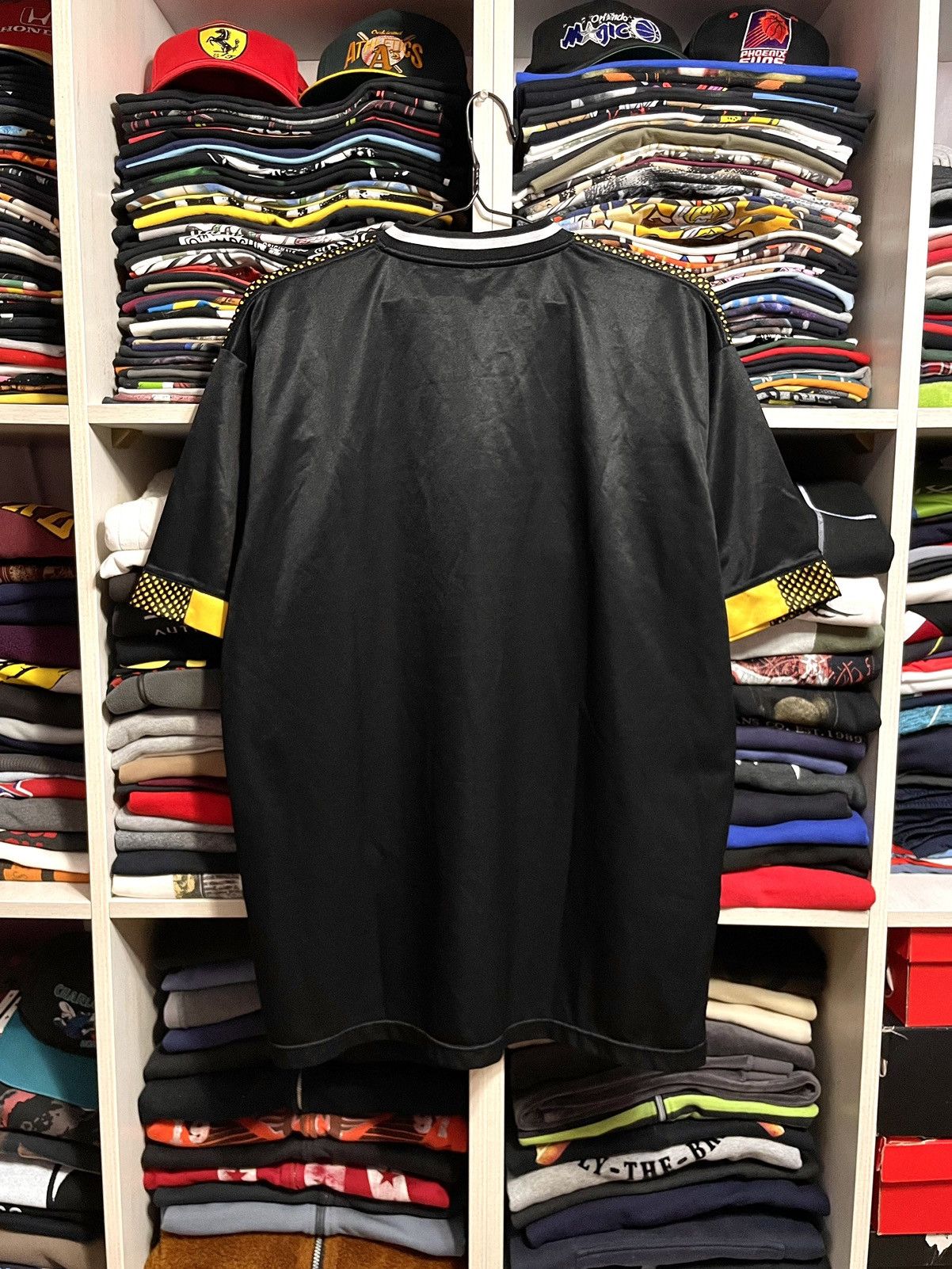 Fubu Vintage 90s FUBU Big Logo Rap Hip Hop T-Shirt Jersey Size US L / EU 52-54 / 3 - 13 Thumbnail