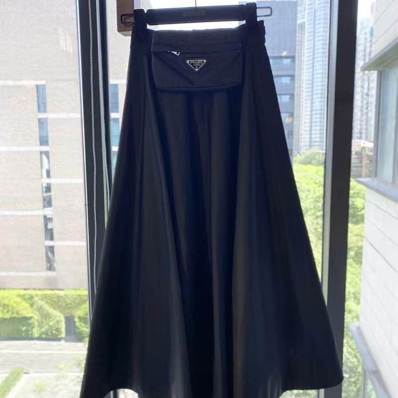 Prada Prada Pouch A-Line Midi Skirt IT 36 Size 25" / US 0 / IT 36 - 1 Thumbnail