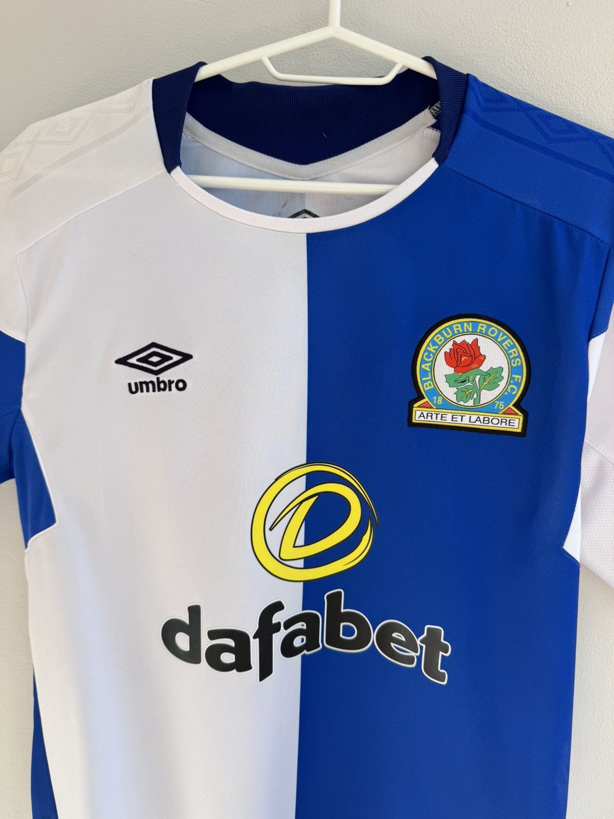 Umbro Blackburn Rovers 2017 2018 Home Football Soccer Shirt Jersey Size US M / EU 48-50 / 2 - 3 Thumbnail
