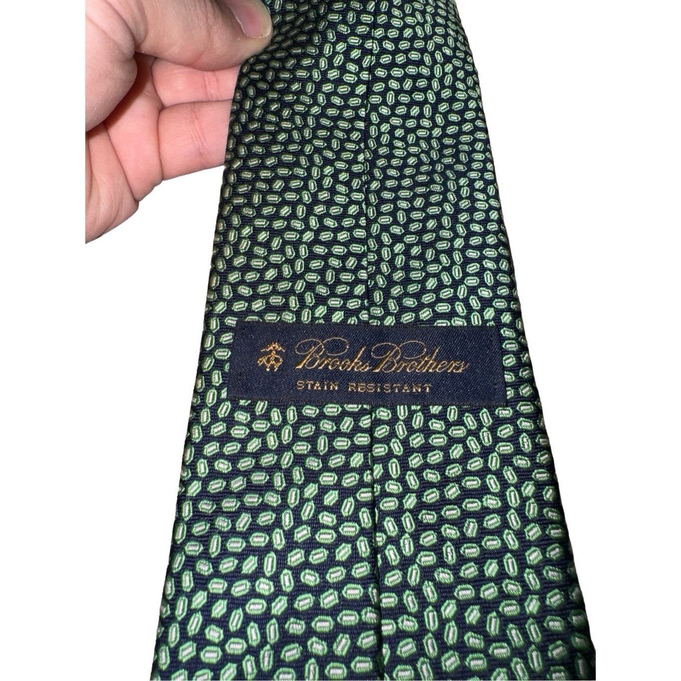 Brooks Brothers Brooks Brothers Green Rice Pattern Handmade in USA 100% Silk Size ONE SIZE - 2 Thumbnail