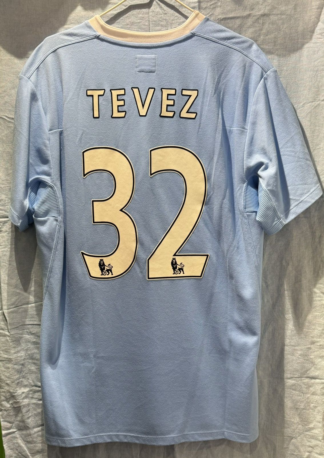 Umbro Manchester city 10/11 home shirt #32 Tevez Size US L / EU 52-54 / 3 - 2 Thumbnail