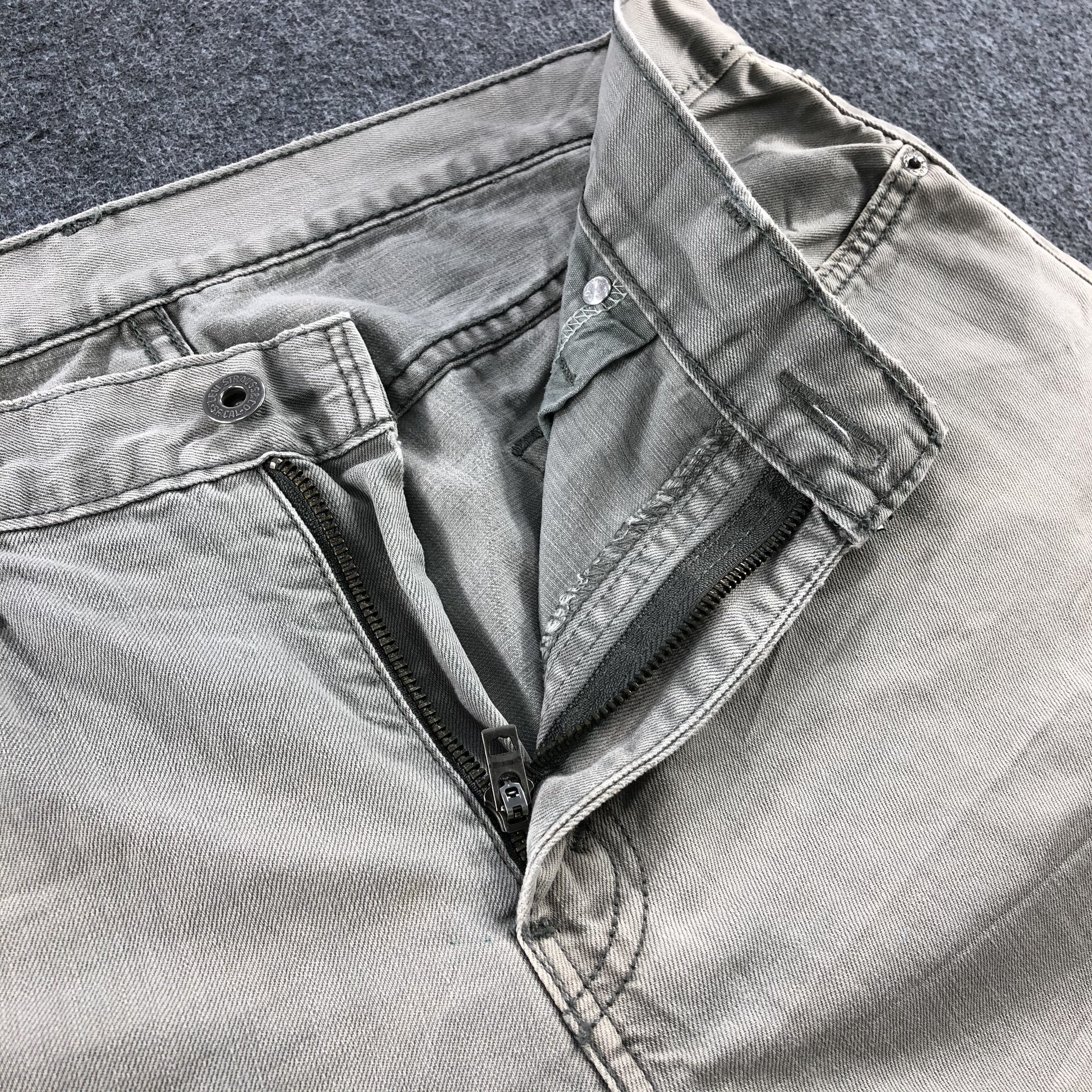 Levi's Vintage Levis 514 Jeans-J1293 Size US 35 - 8 Thumbnail