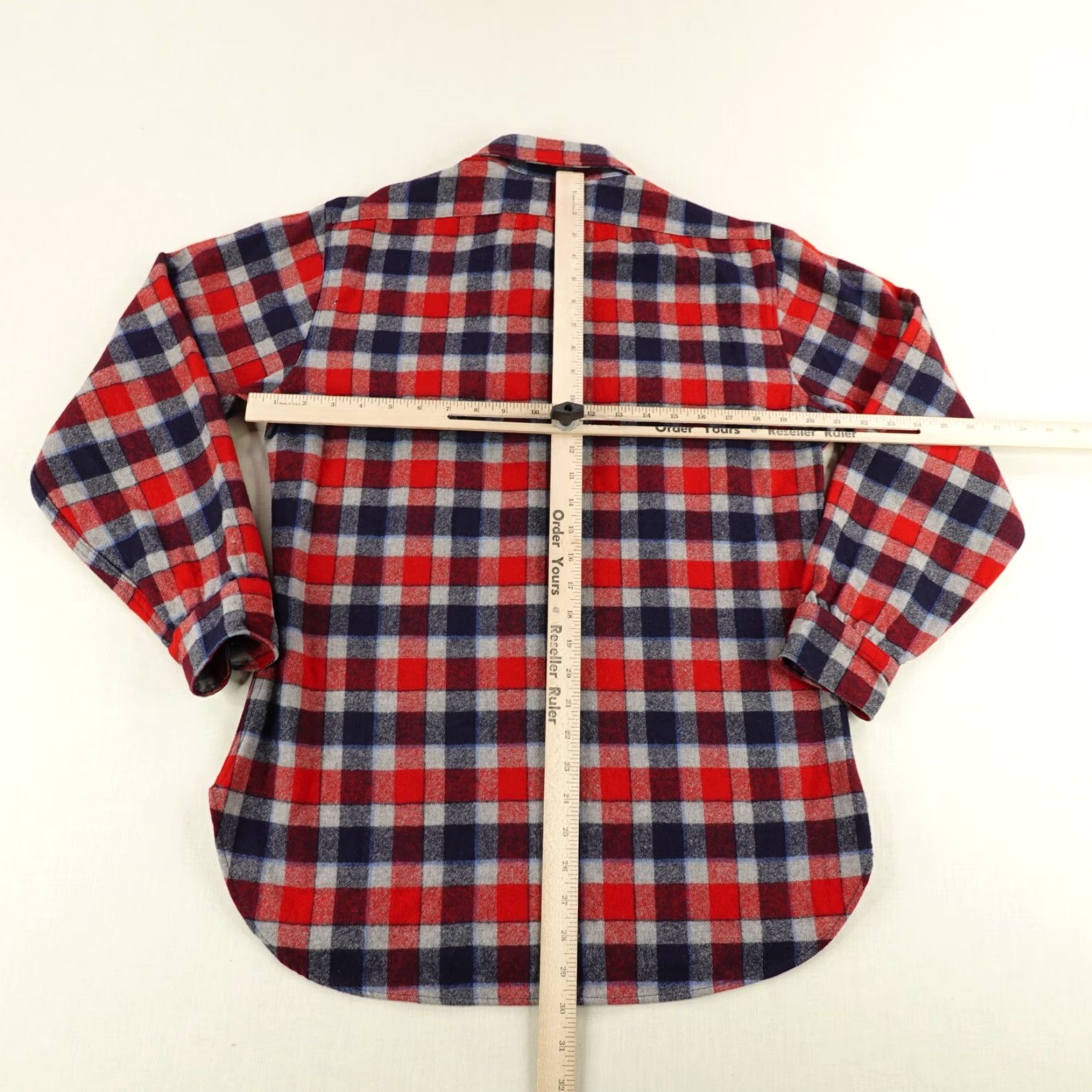 Pendleton VINTAGE Pendleton Shirt Mens Medium Plaid Wool Flannel Button-Up 70s 80s Casual Workwear Mens Size US M / EU 48-50 / 2 - 7 Thumbnail