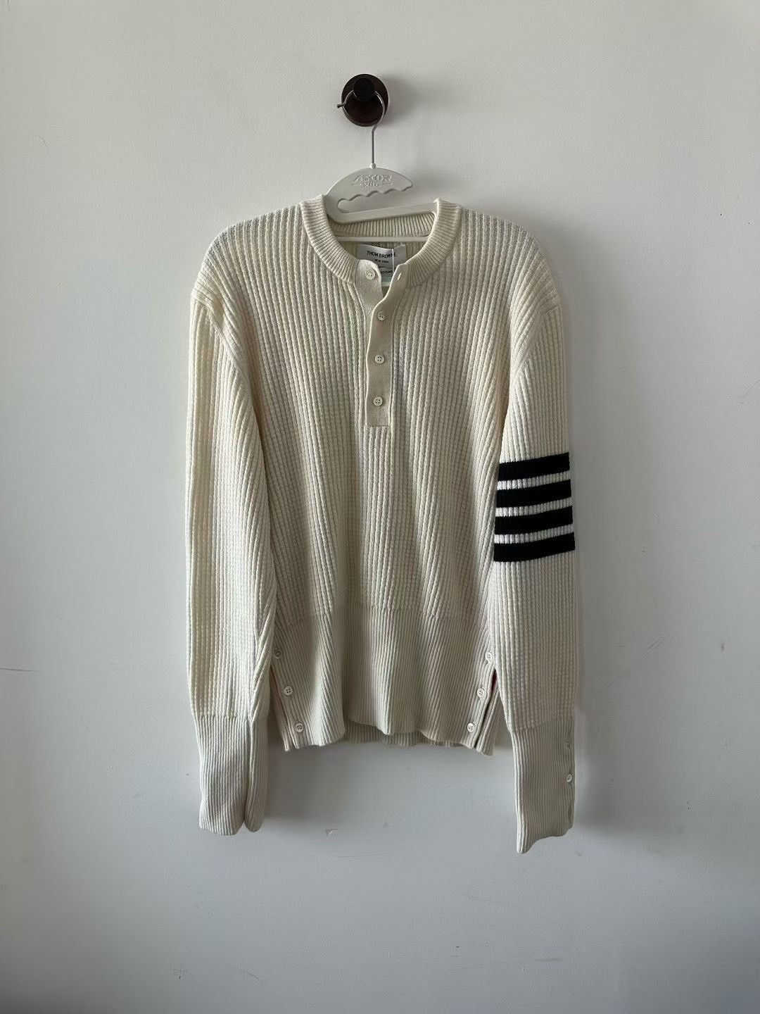 Thom Browne Thom Browne Cream Henley Collar Cashmere Sweater Size US L / EU 52-54 / 3 - 1 Thumbnail