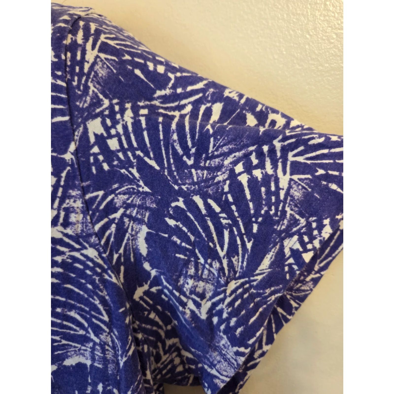 Vintage Roaman's Purple White Abstract Leaf Keyhole Back Top Shirt 2X 26/28 + Plus Size Women Casual Short Sleeve Round Neck T-Shirt Size 4XL / US 24-26 - 4 Thumbnail