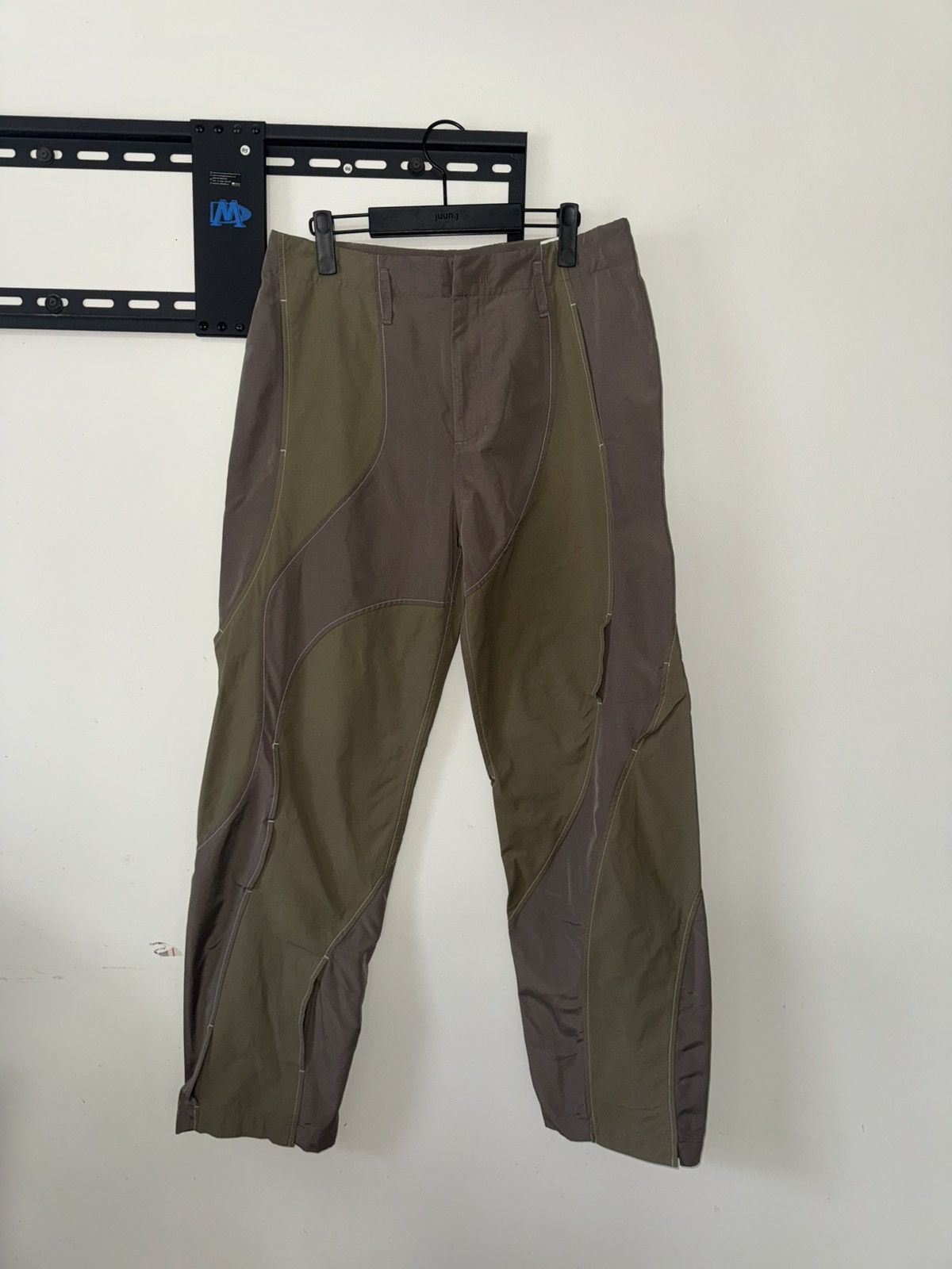 POST ARCHIVE FACTION (PAF) Post Archive Faction (PAF) 4.0 Center Olive green pants Size US 32 / EU 48 - 1 Thumbnail