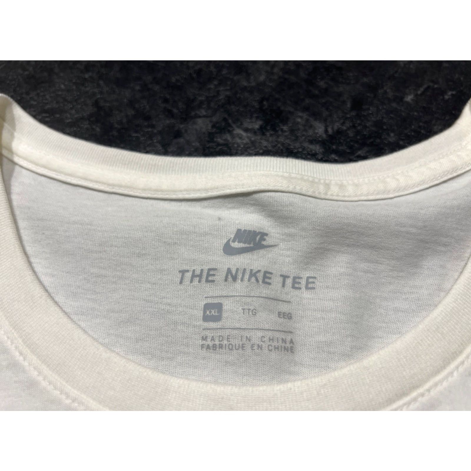 Nike VINTAGE NIKE WHITE T-SHIRT GIANT SWOOSH LOGO TEE SIZE XXL 2XL UNISEX ADULTS Size US XXL / EU 58 / 5 - 7 Thumbnail