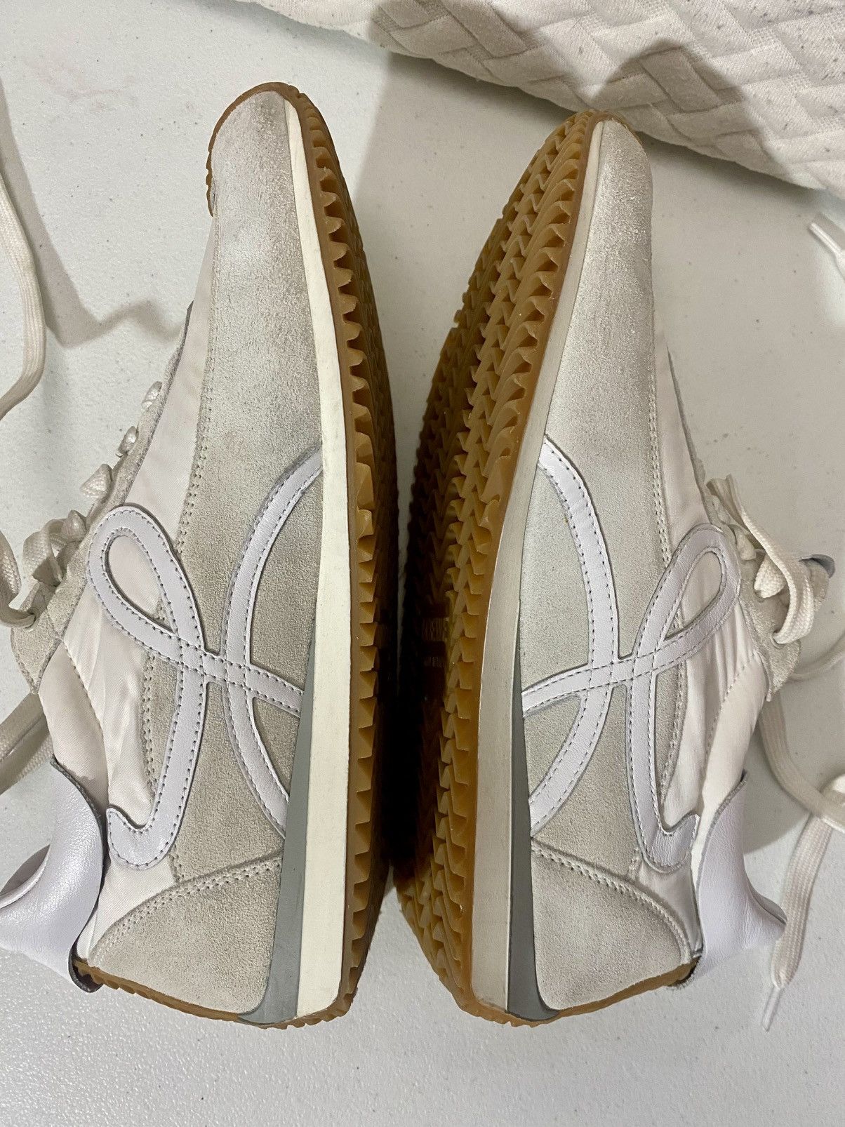 Loewe Loewe 🇮🇹 Flow Retro Runner Sneakers White Techno Suede 9 US Size US 9 / IT 39 - 21 Thumbnail