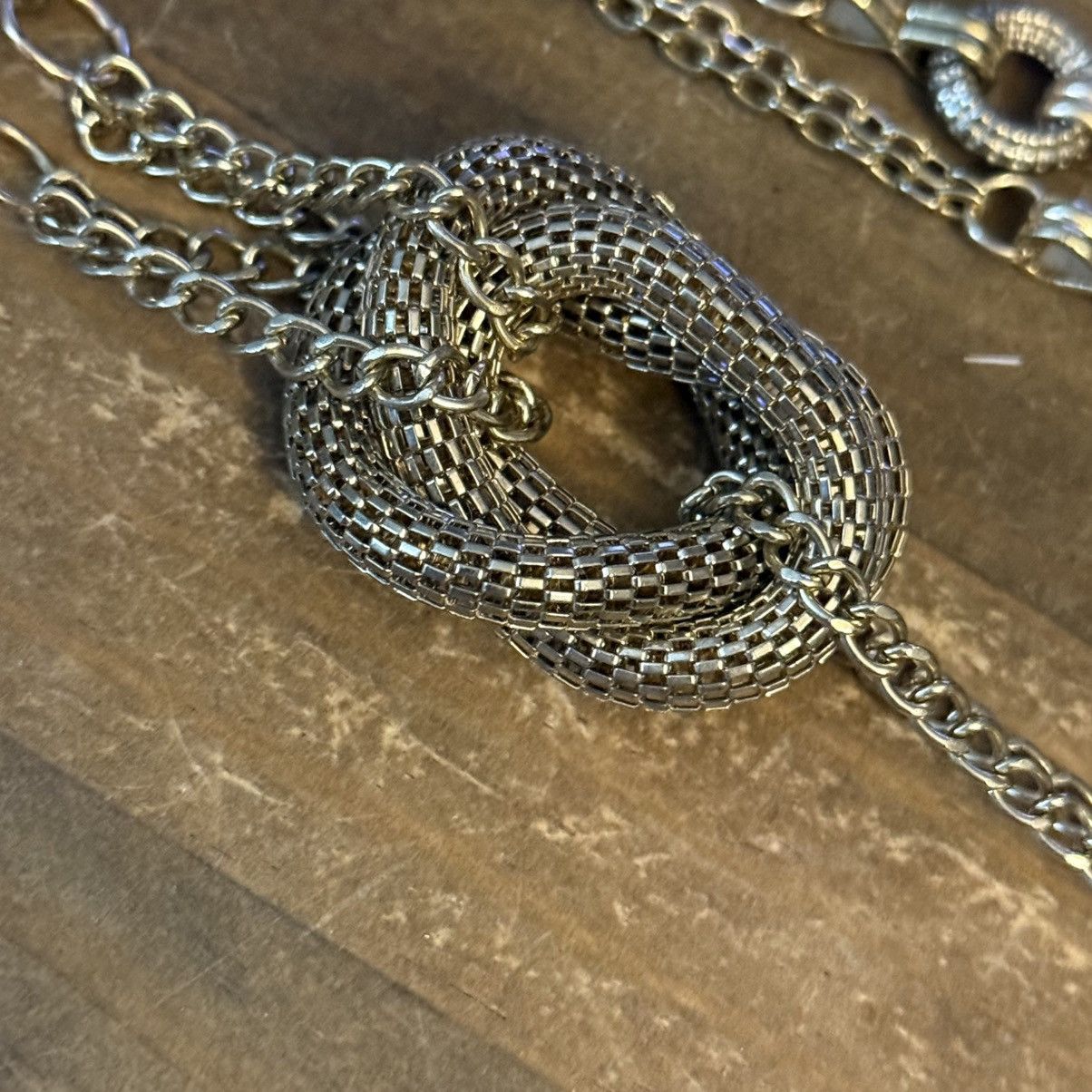 Other Avenue long gold tone mesh love knot chain tassel necklace Size ONE SIZE - 3 Thumbnail