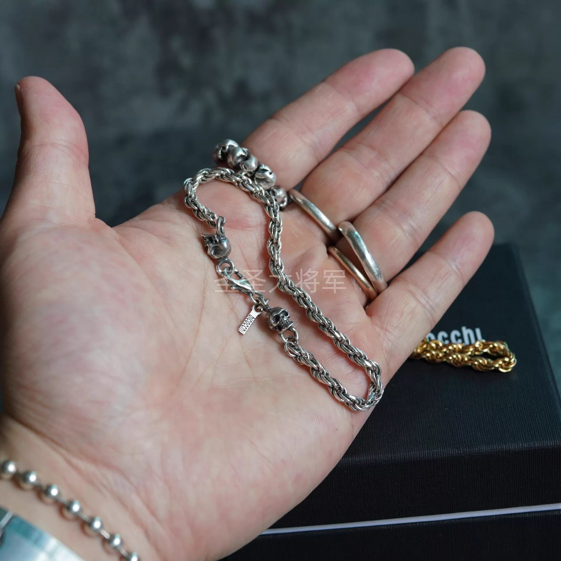 Emanuele Bicocchi Emanuele Bicocchi Gothic Rope Double Skull Bracelet Size ONE SIZE - 6 Thumbnail