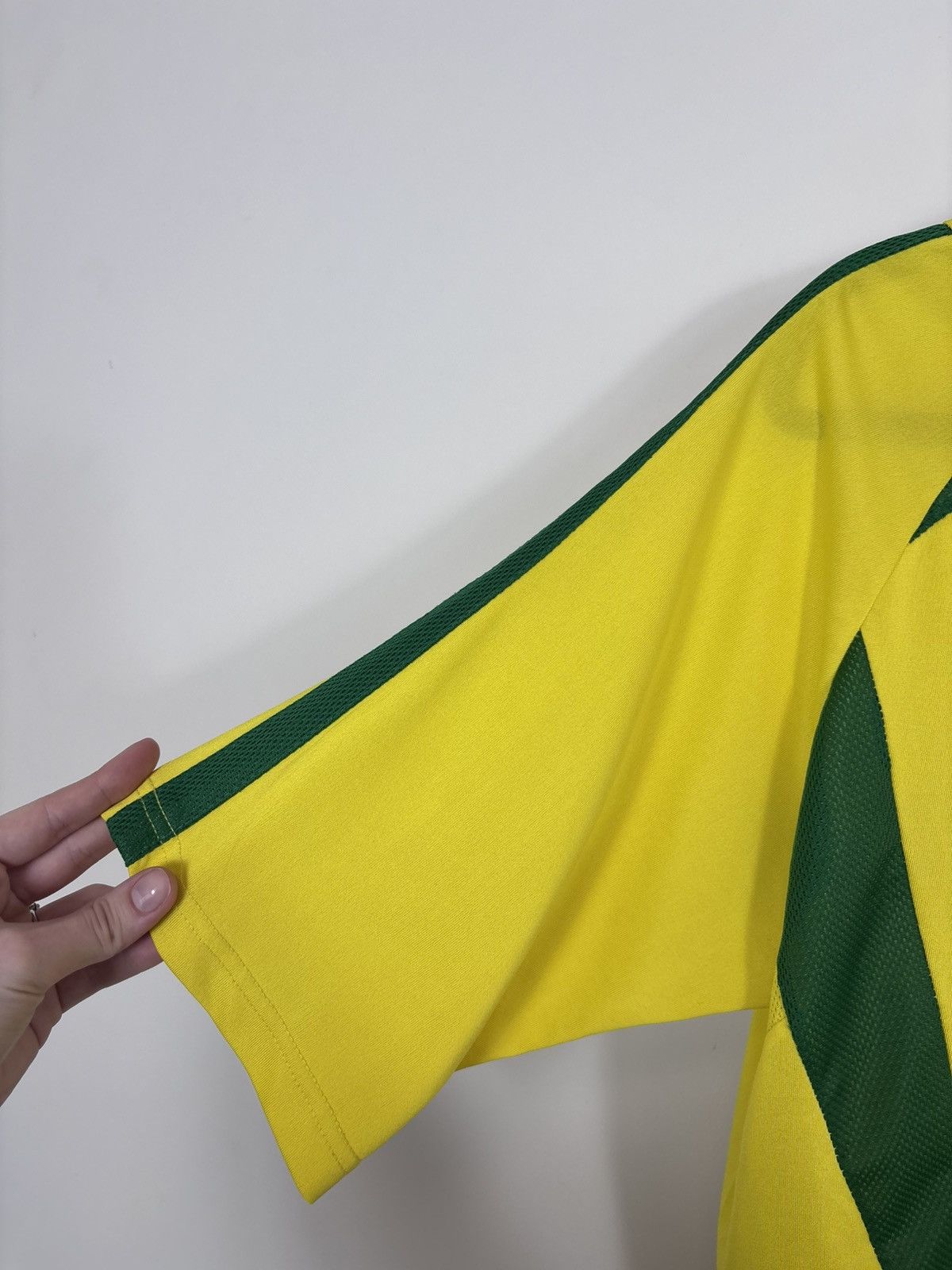 Nike Nike Brazil National Team World Cup 2002/04 Soccer Jersey Size US XL / EU 56 / 4 - 9 Thumbnail