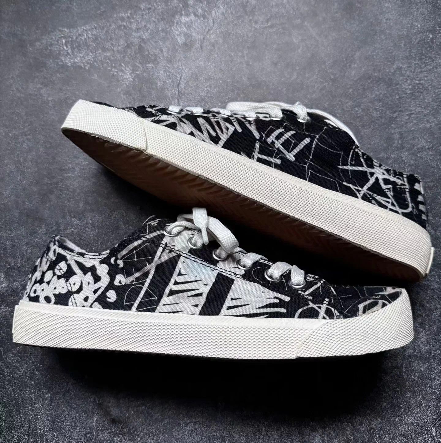 Maison Margiela Maison Margiela Tabi Doodle Sneaker 39 Mint Size US 6 / EU 39 - 5 Thumbnail
