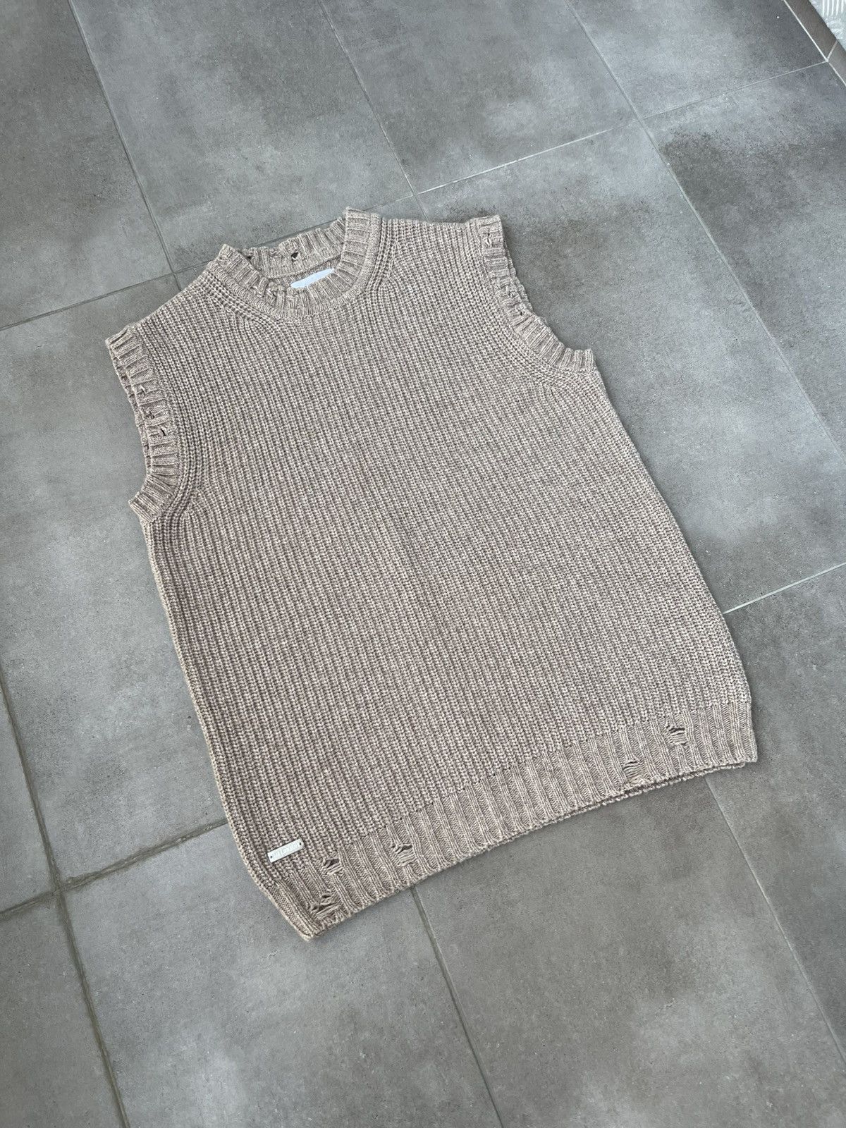 Han Kjobenhavn !DS! SS23 Han Kjobenhavn Distressed Knit Beige Vest Size US M / EU 48-50 / 2 - 8 Thumbnail