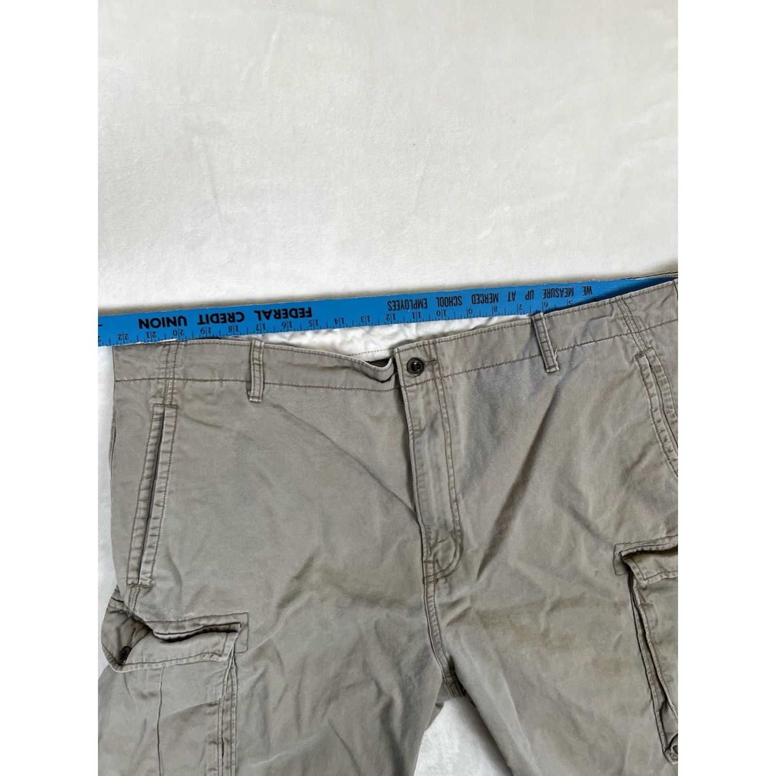 Levi's Levi’s Cargo Shorts Khaki Beige 44 Regular Men 90s Baggy Grunge Travel Casual Inseam 10in Y2K Theme Size US 44 / EU 60 - 4 Thumbnail