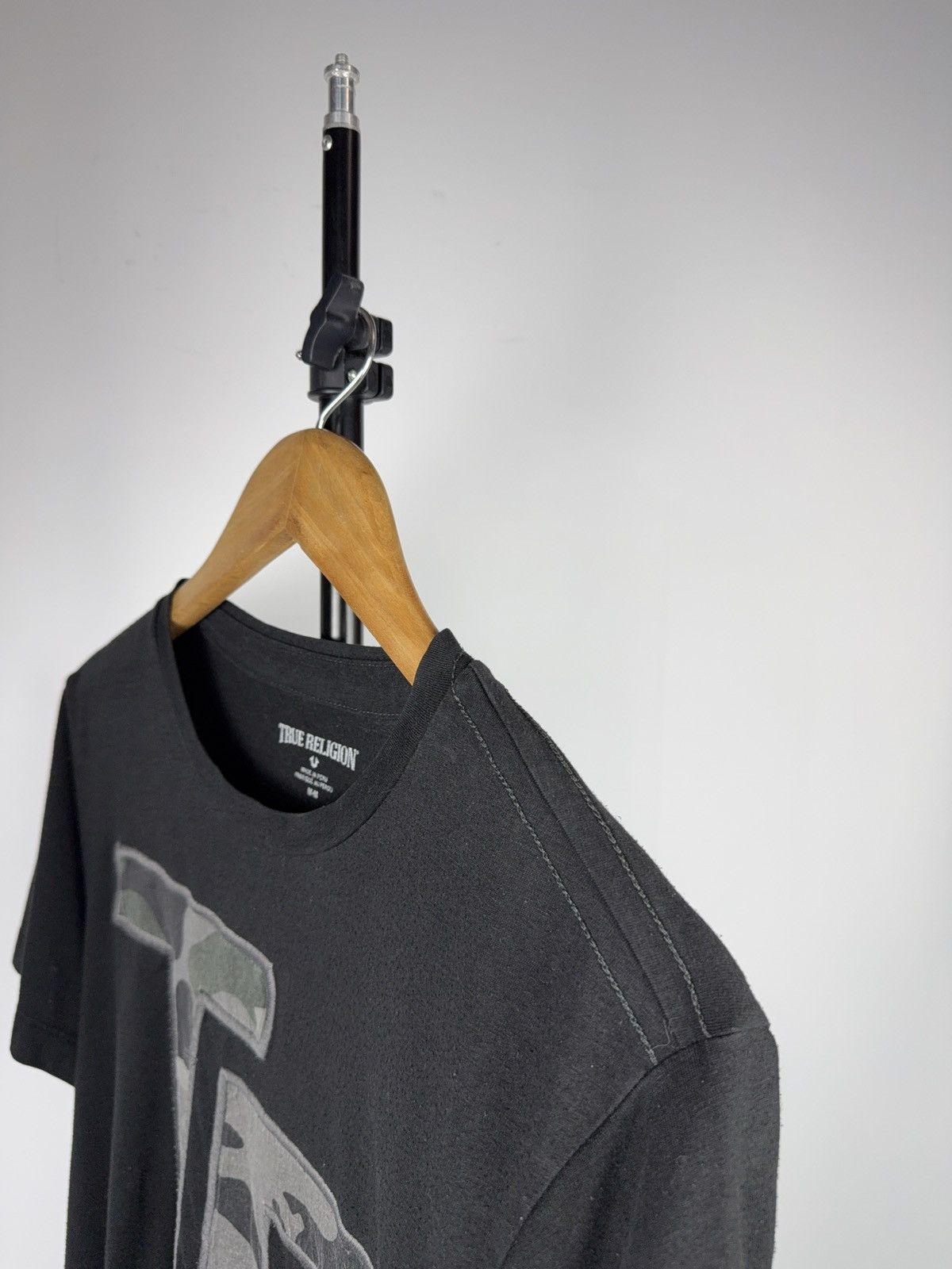 True Religion 00s Y2K True Religion TR Camo Logo Graphic T-Shirt Black Size US M / EU 48-50 / 2 - 11 Thumbnail