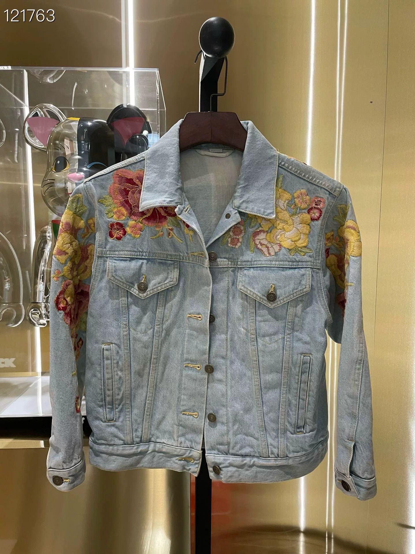 Gucci Gucci Denim Jacket w/ Embroidered Flowers & Logo Size S / US 4 / IT 40 - 1 Thumbnail