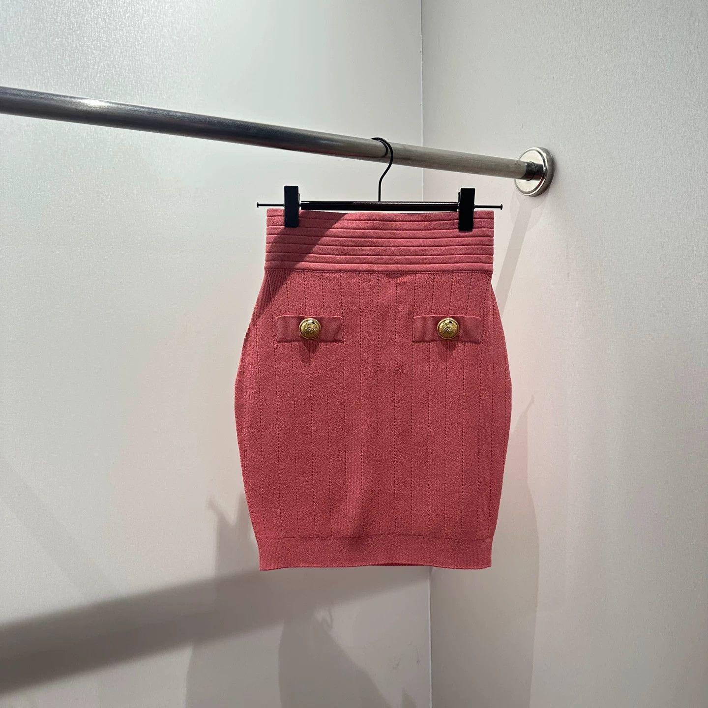 Balmain Balmain feb491 gold button fitted knitted skirt 34 Size 24" / US 00 / IT 34 - 1 Thumbnail