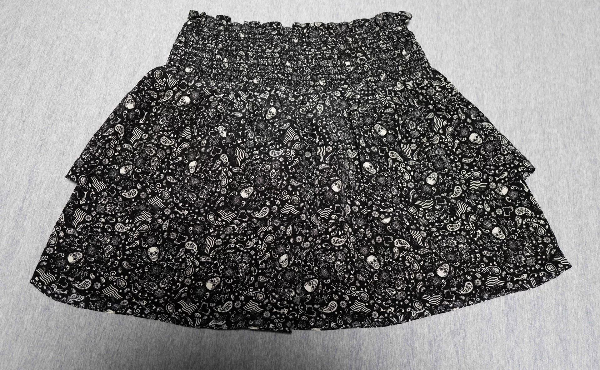 Saint Laurent Paris Saint Laurent Silk Printed Mini Skirt Size 34" / US 12 / IT 48 - 1 Thumbnail
