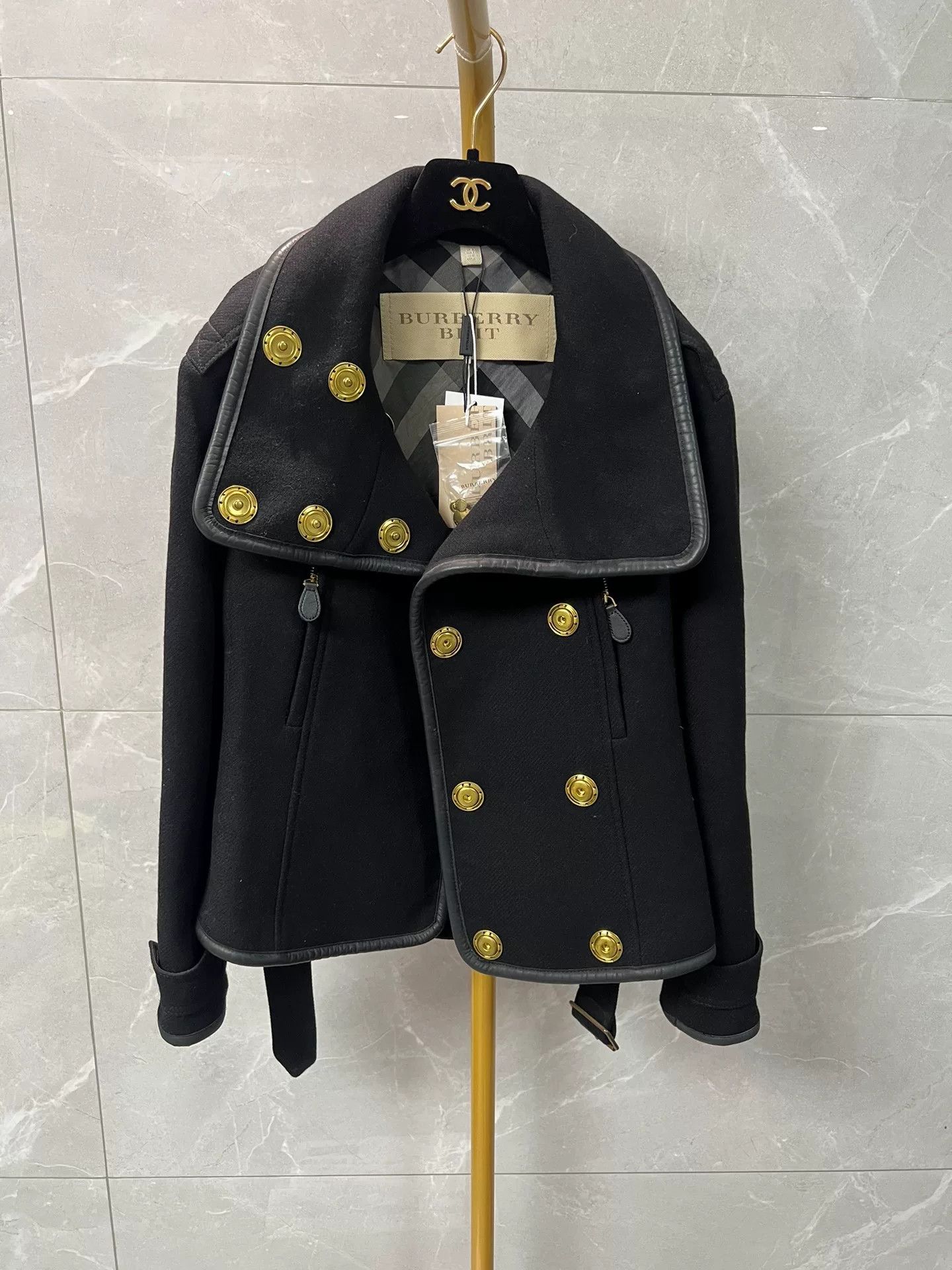 Burberry Burberry Short Wool Coat UK Size 8 Size XS / US 0-2 / IT 36-38 - 1 Thumbnail