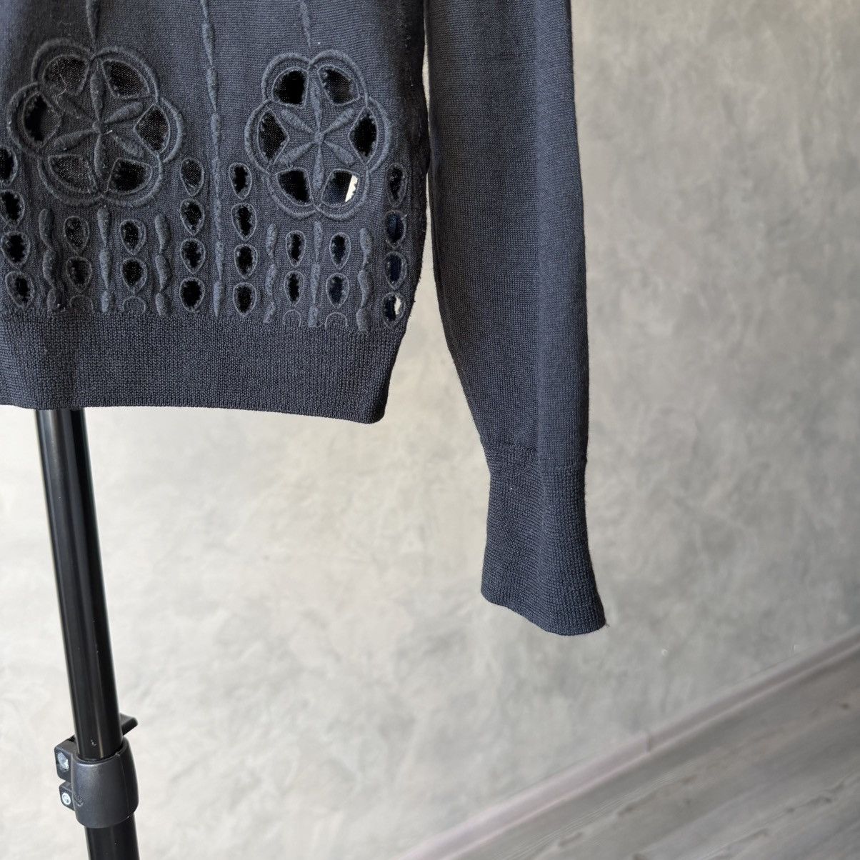 Dries Van Noten Dries Van Noten Flowers Laser Cut 100% Wool Sweater Size M / US 6-8 / IT 42-44 - 5 Thumbnail
