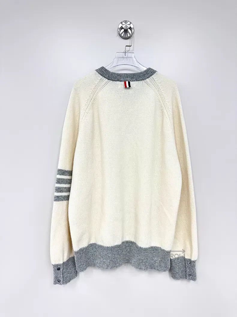 Thom Browne Thom Browne White and gray patched classic four-striped wo Size US XL / EU 56 / 4 - 2 Thumbnail