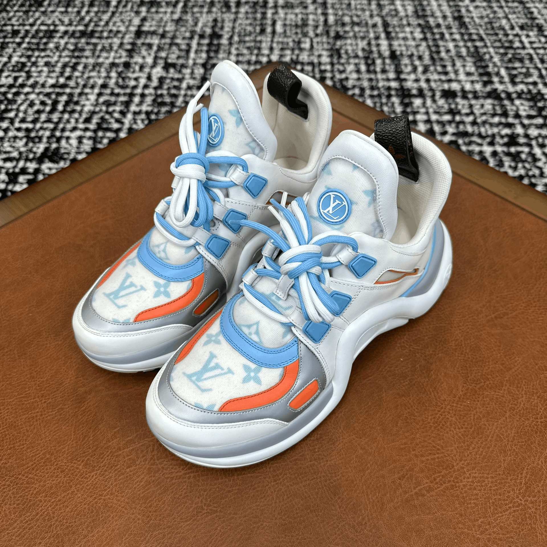 Louis Vuitton Louis Vuitton Blue Lowtop Sneakers it_37-5 Women Size US 7.5 / IT 37.5 - 1 Thumbnail