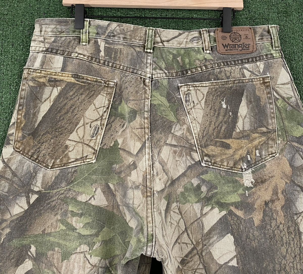 Wrangler VTG 90’s Wrangler Hardwoods Camo Double Knee Jeans 37 Size US 37 - 6 Thumbnail
