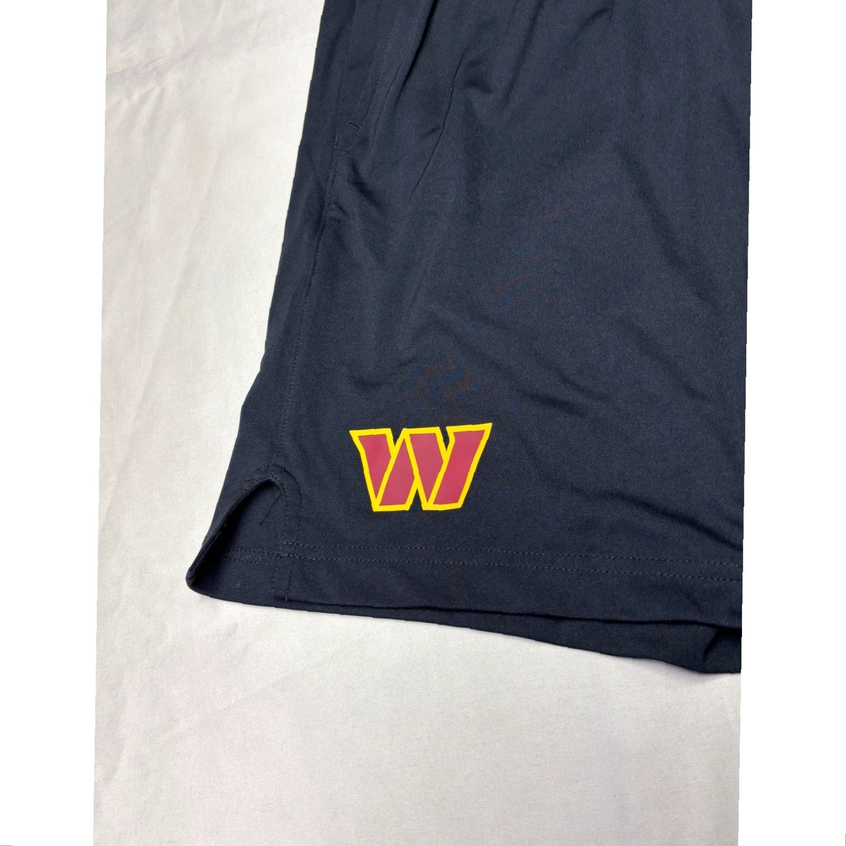 Nike Nike Washington Commanders NFL Mens Small W30 L7 Black Athletic Training Shorts Size US 29 - 3 Thumbnail