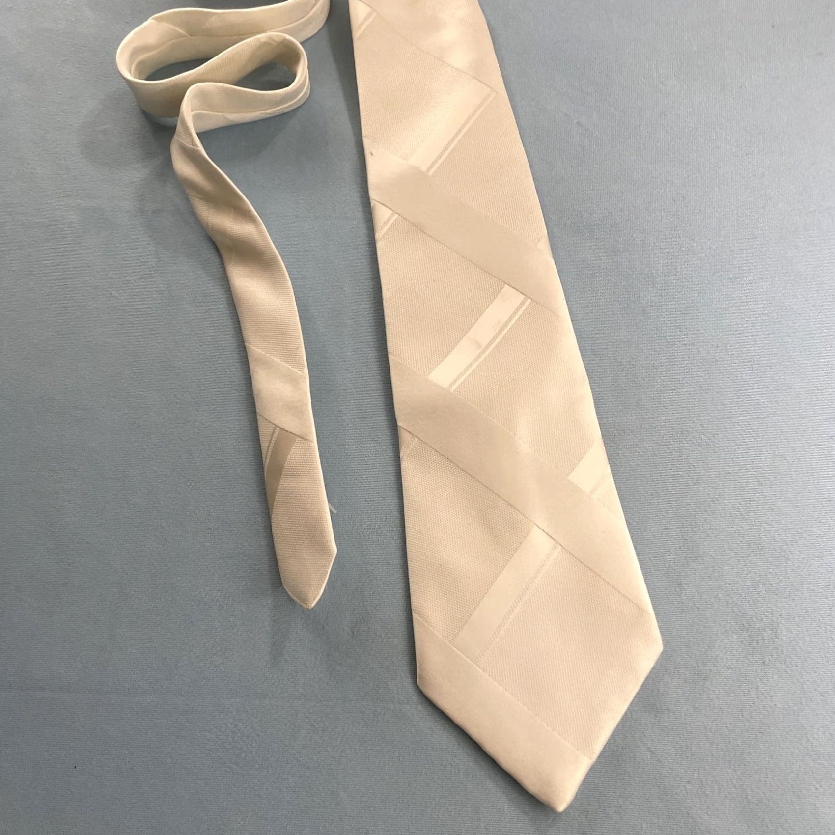 Vintage VINTAGE Superba Necktie Wide White Solid Plaid Textured Woven Tie 1970s 4.2x56 Men Dress Tie Size ONE SIZE - 5 Thumbnail
