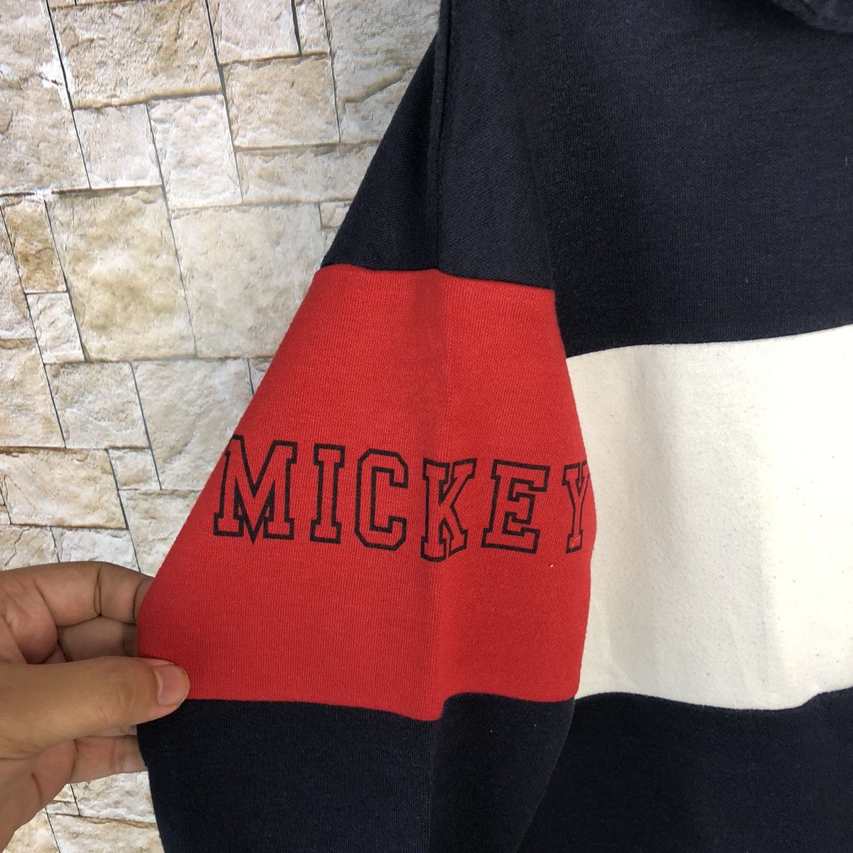 Disney Disney Mickey Mouse vintage sweatshirt Hoodie #A673 Size US L / EU 52-54 / 3 - 12 Thumbnail