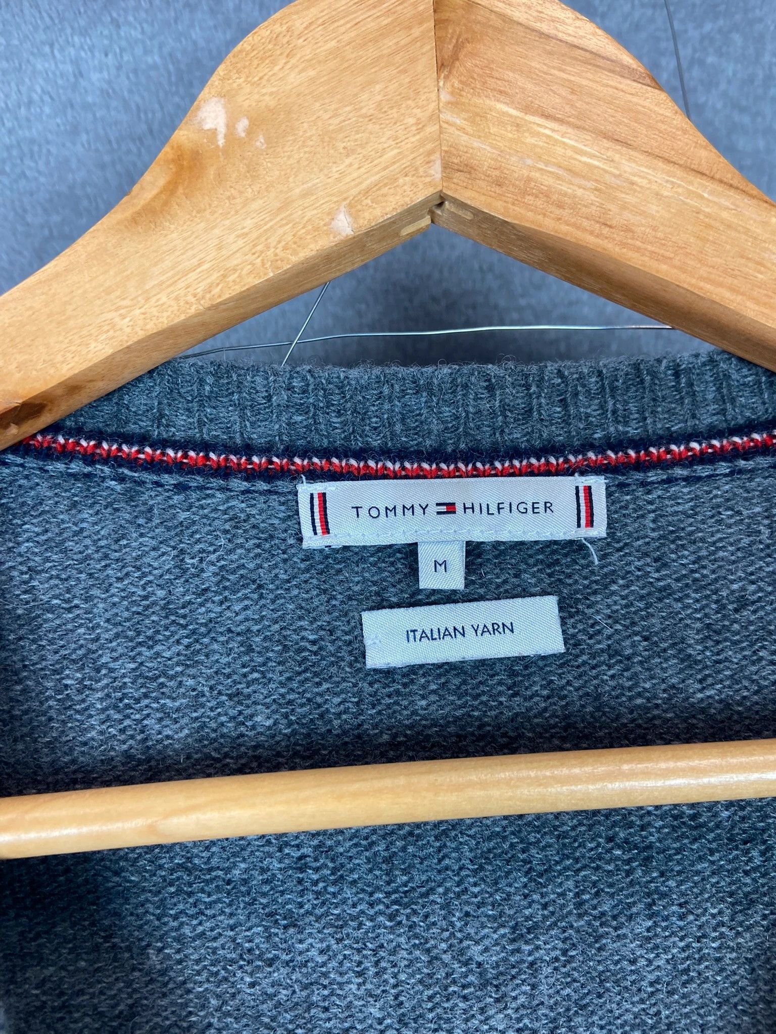 Tommy Hilfiger Tommy Hilfiger Grey Knit Sweater Big H Logo M Size US M / EU 48-50 / 2 - 4 Thumbnail