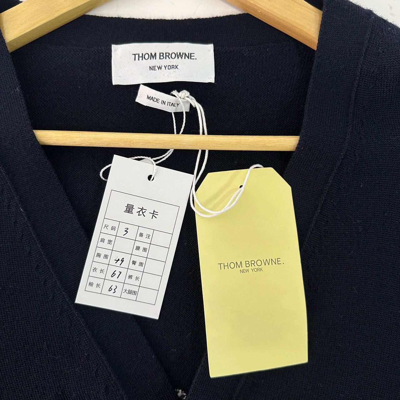 Thom Browne thom browne v-neck cardigan in navy blue Size US M / EU 48-50 / 2 - 3 Thumbnail