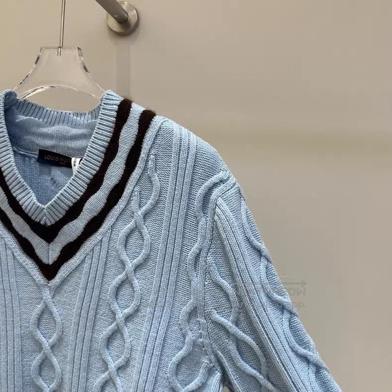 Louis Vuitton Louis Vuitton New wavy twisted Logo sweater Size US S / EU 44-46 / 1 - 3 Thumbnail