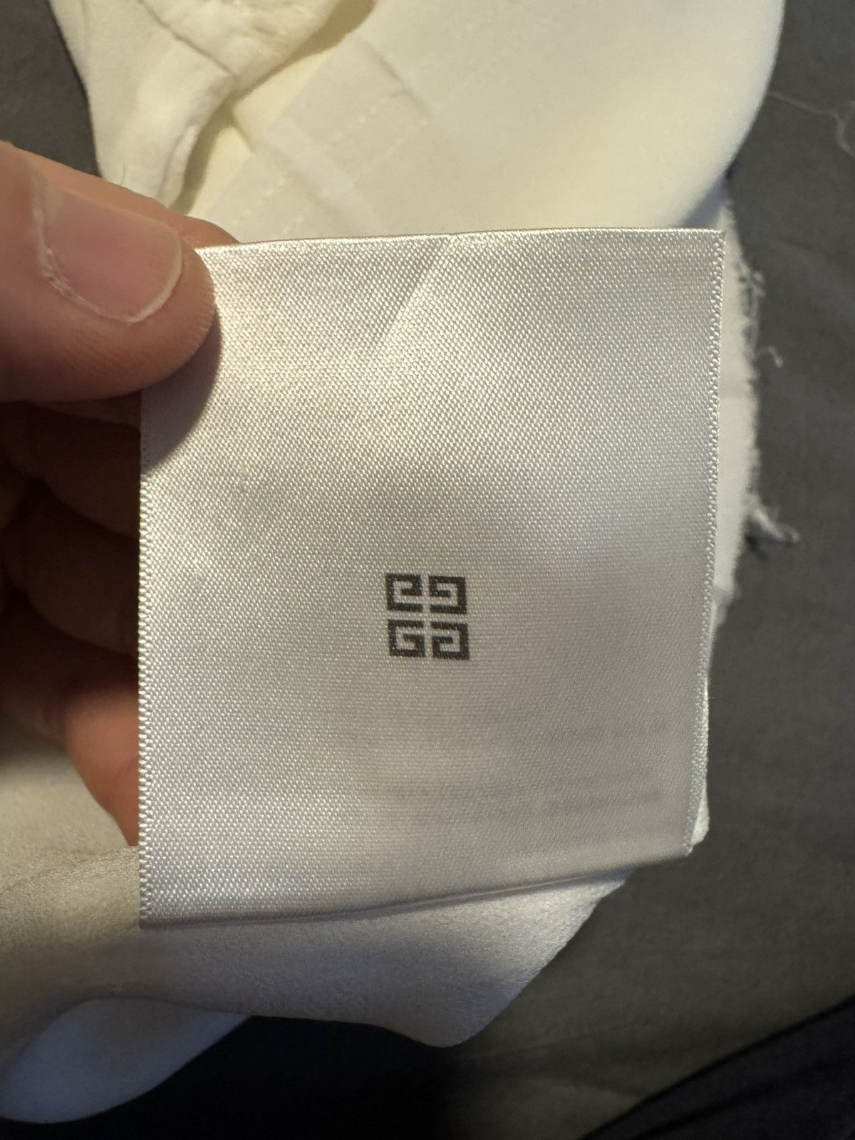 Givenchy White givenchy t-shirt - SILK Size US XS / EU 42 / 0 - 12 Thumbnail