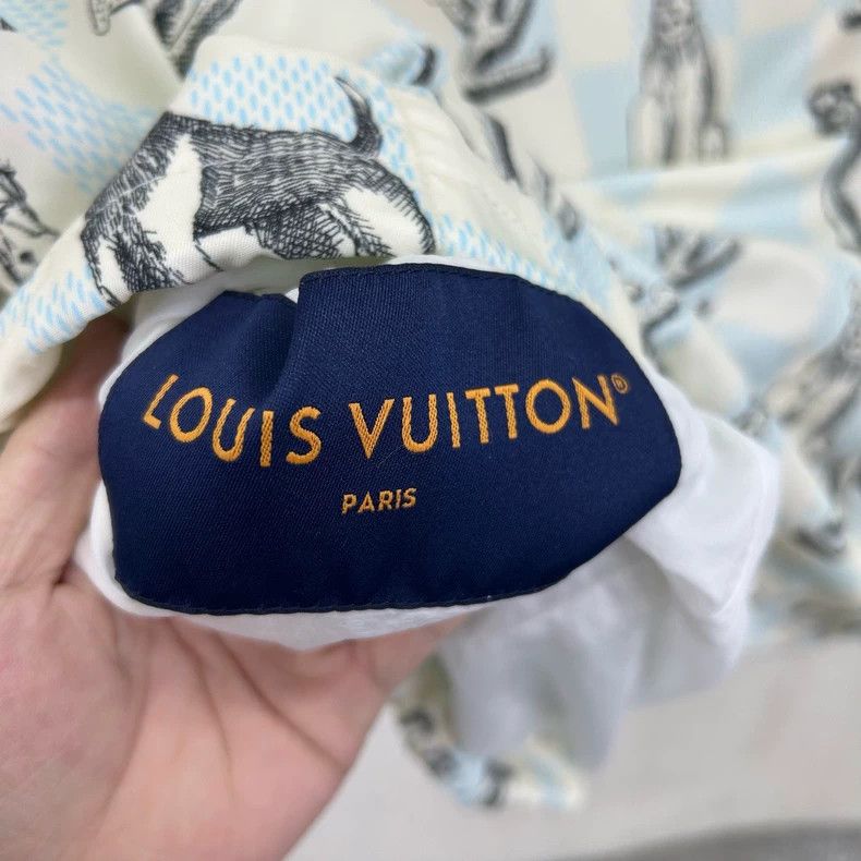 Louis Vuitton Louis Vuitton Blue plaid dog jacket Size US L / EU 52-54 / 3 - 3 Thumbnail