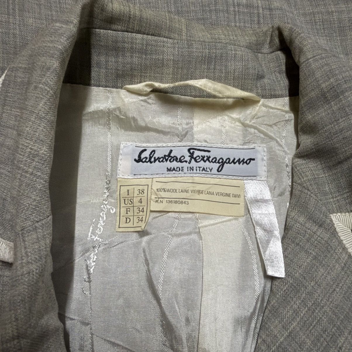 Salvatore Ferragamo Salvatore Ferragamo Suit Blazer Size S / US 4 / IT 40 - 8 Thumbnail